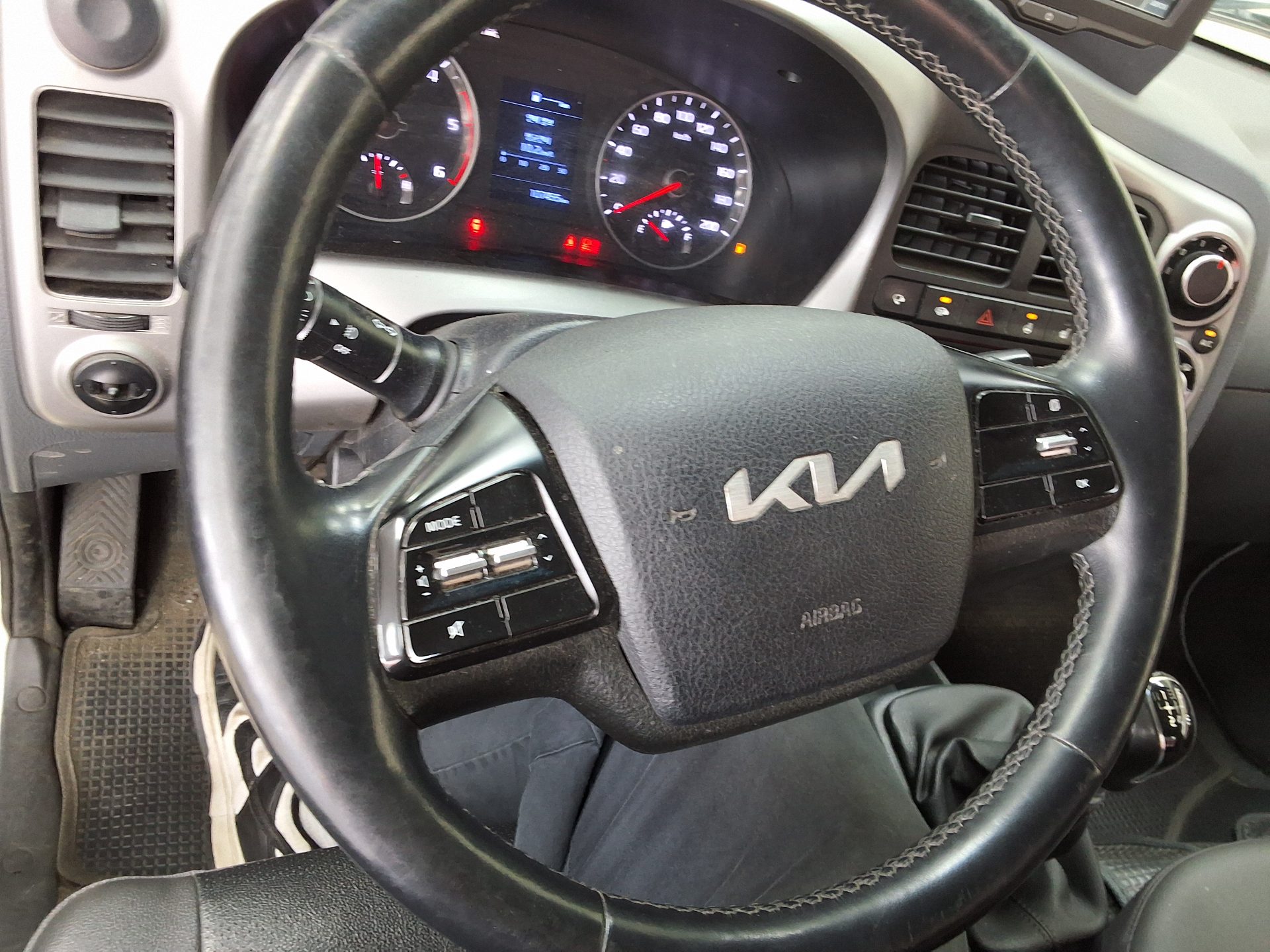 2023 - kia bongo
