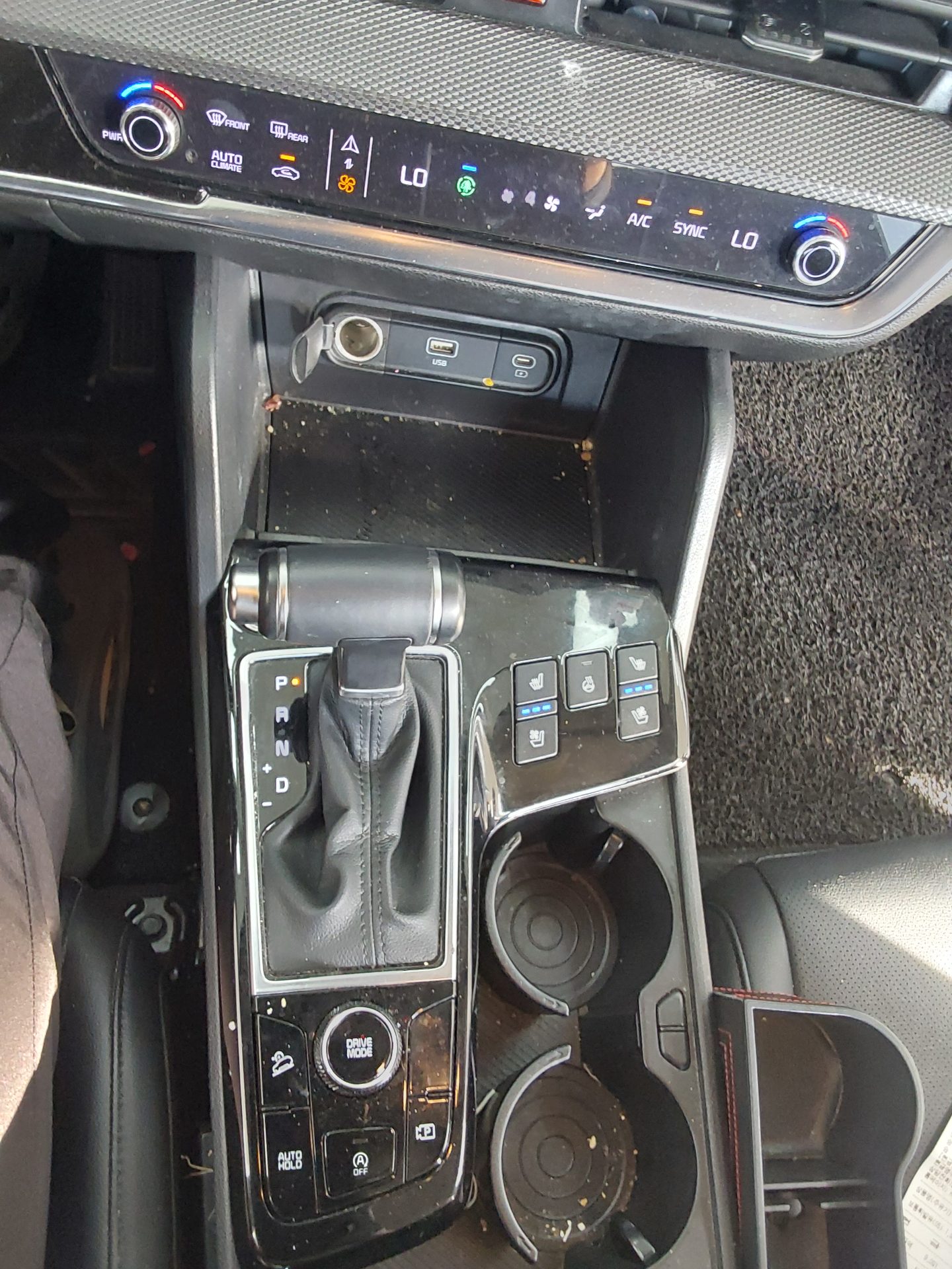 2022 - kia sportage