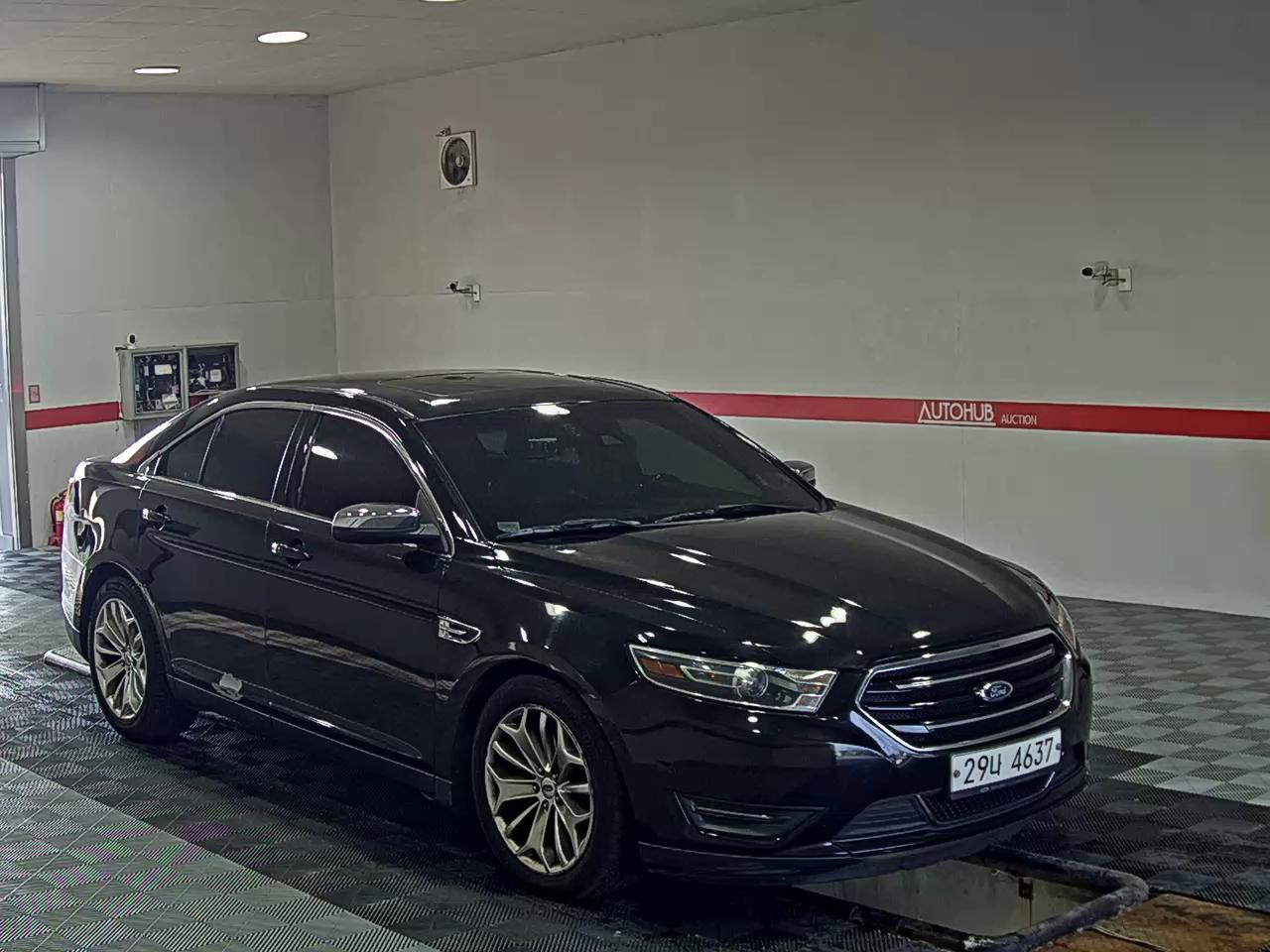 2015 - ford taurus