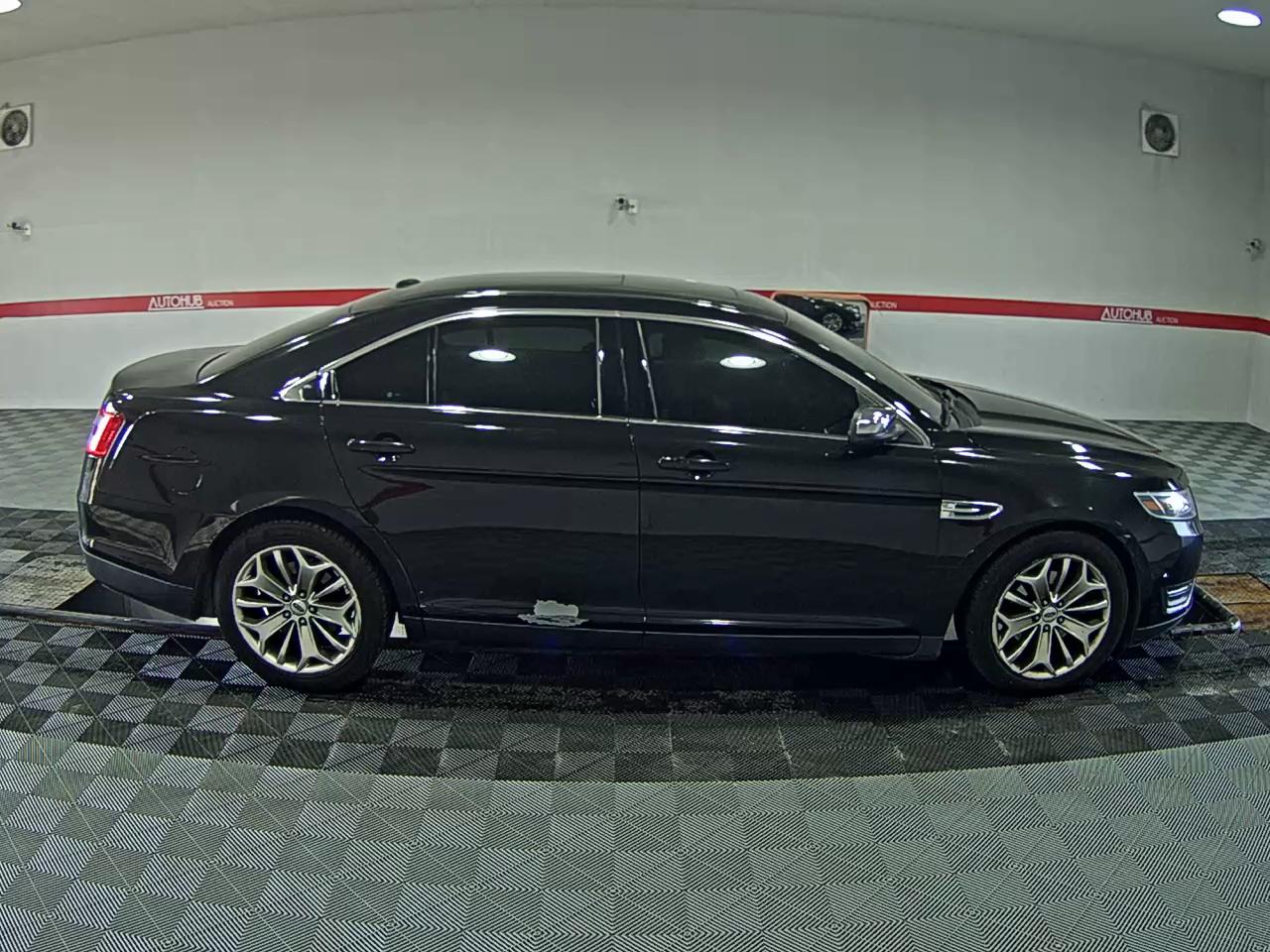 2015 - ford taurus