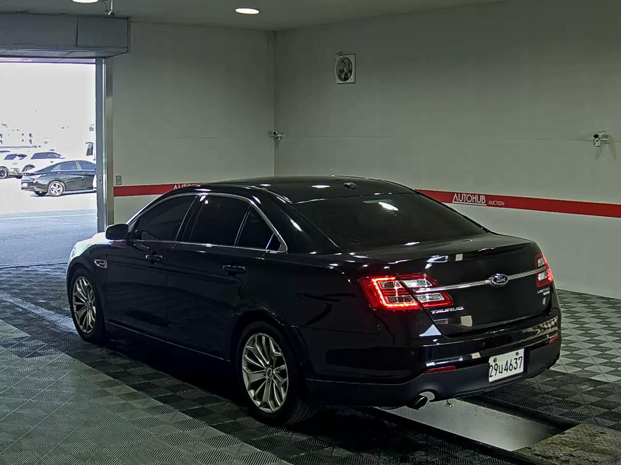 2015 - ford taurus