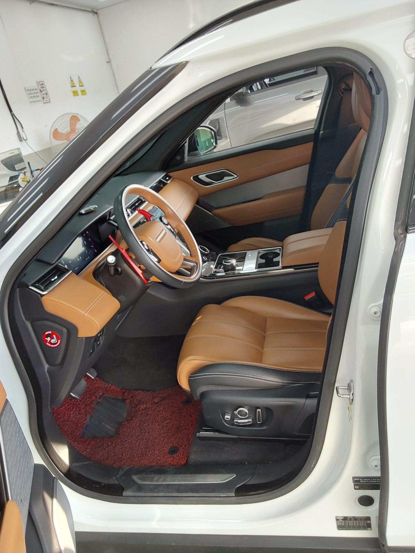 2020 - land rover range rover