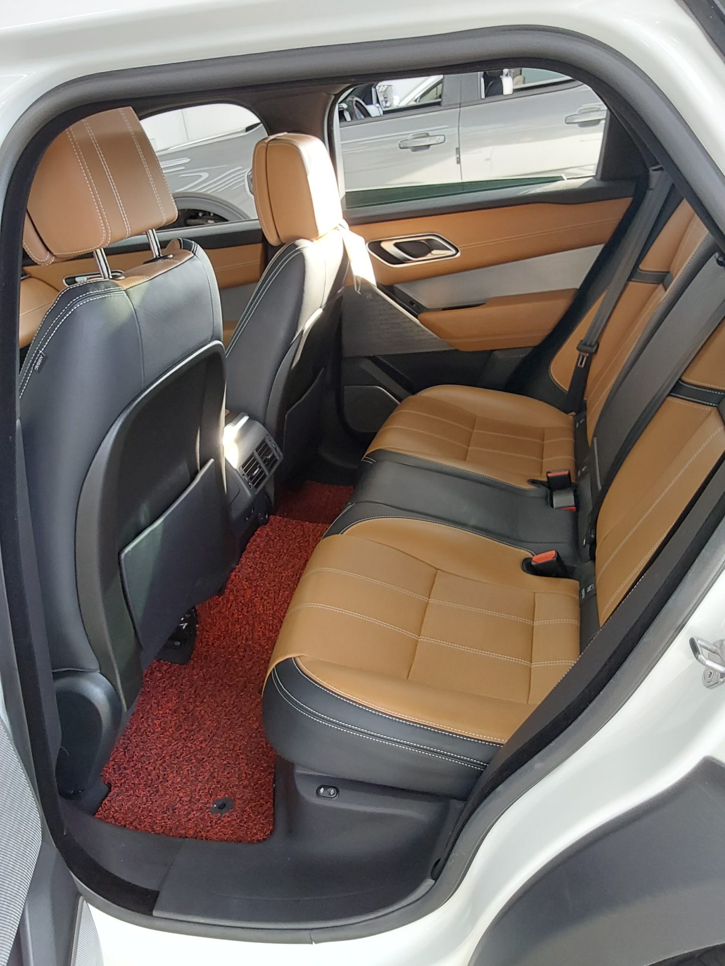 2020 - land rover range rover