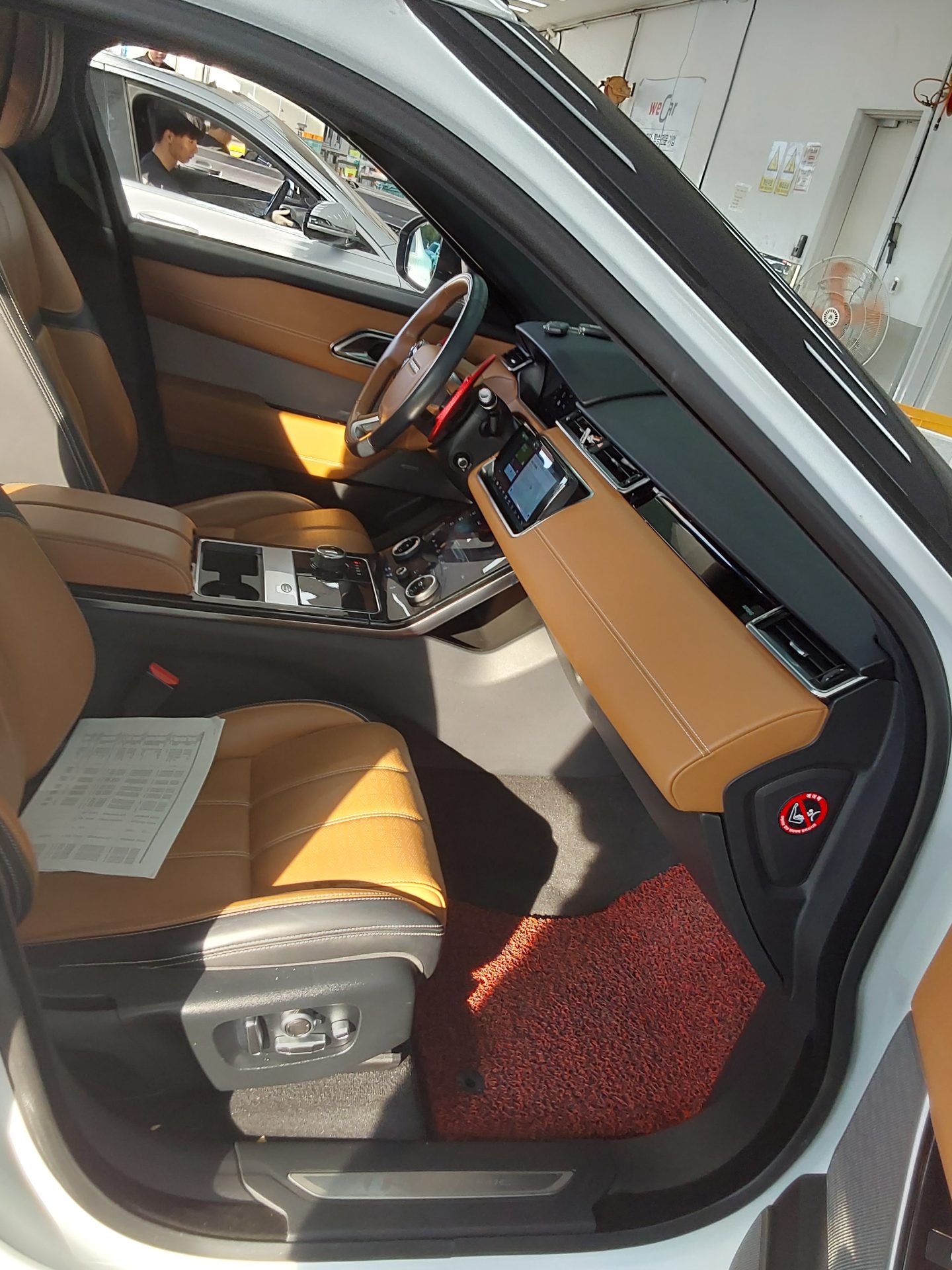 2020 - land rover range rover