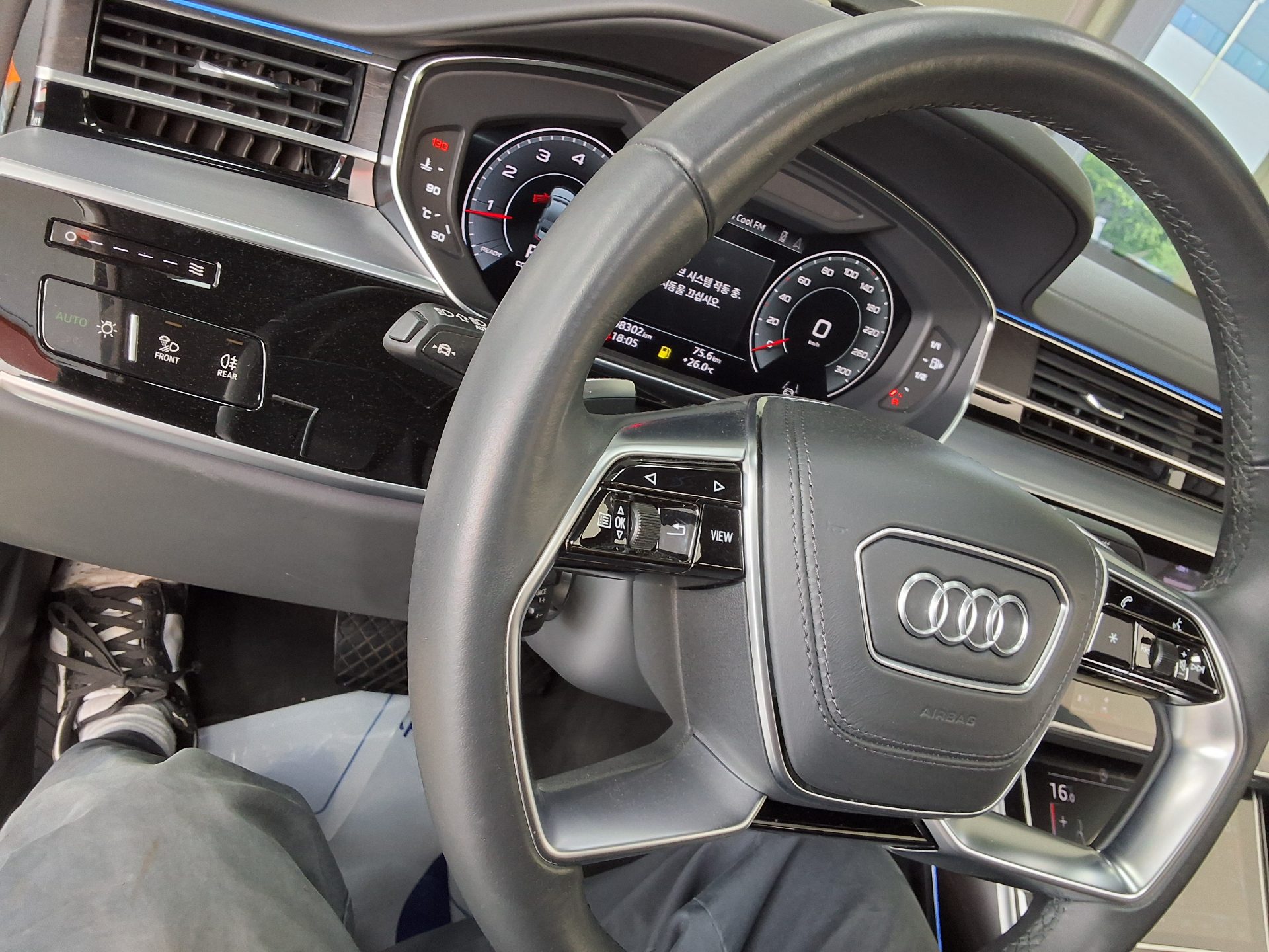 2021 - audi a8