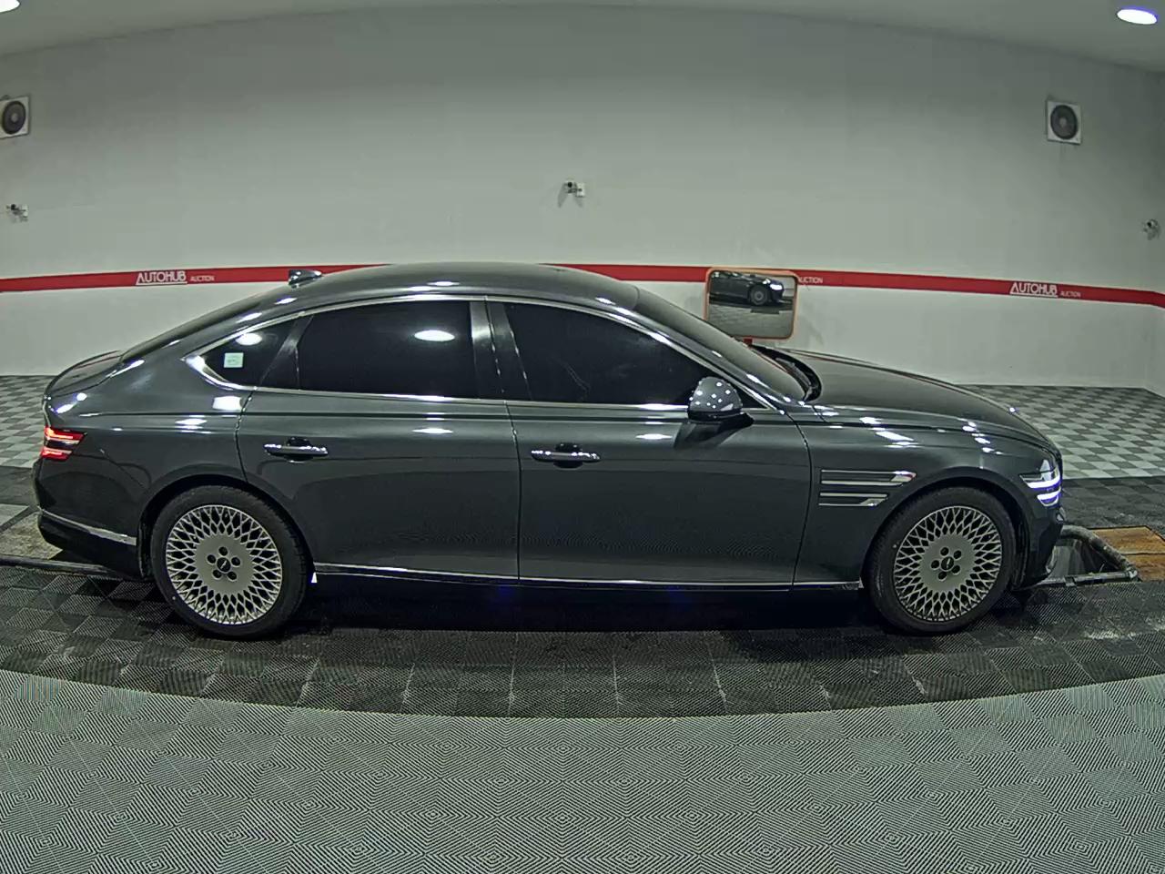 2021 - genesis g80