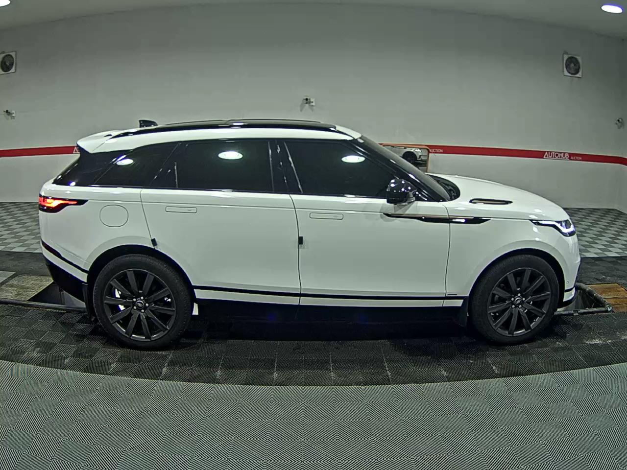 2020 - land rover range rover