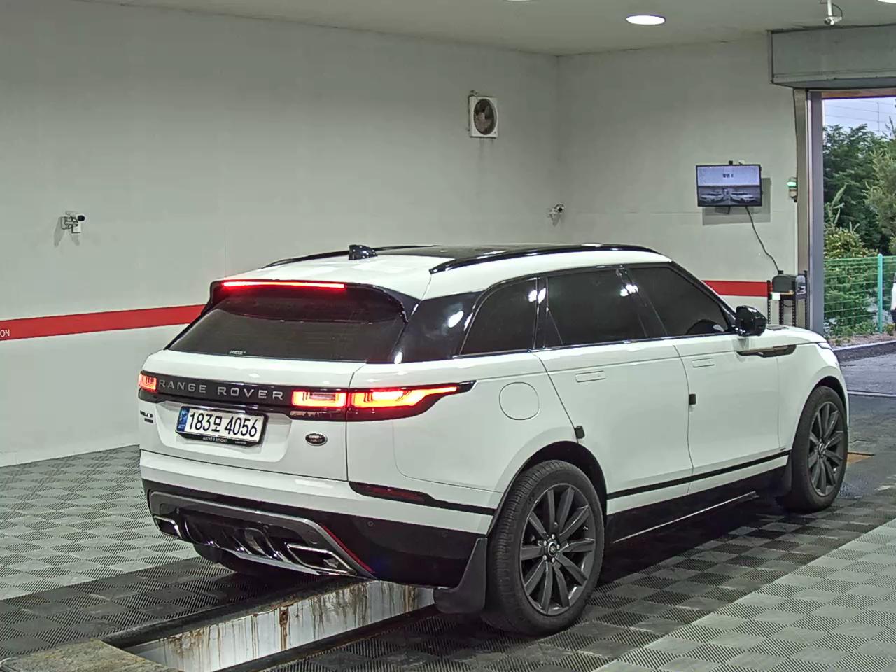 2020 - land rover range rover