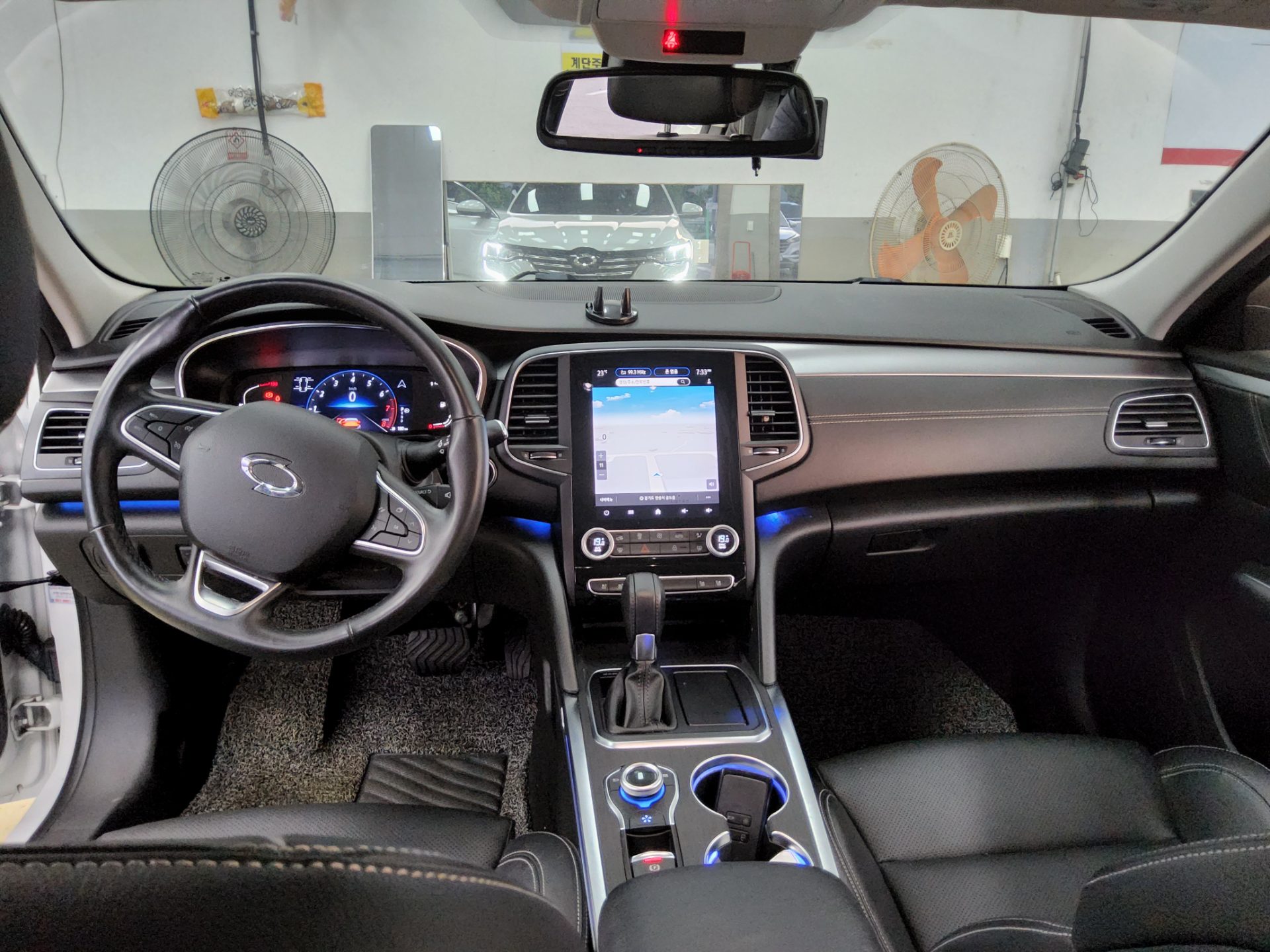 2022 - renault sm6