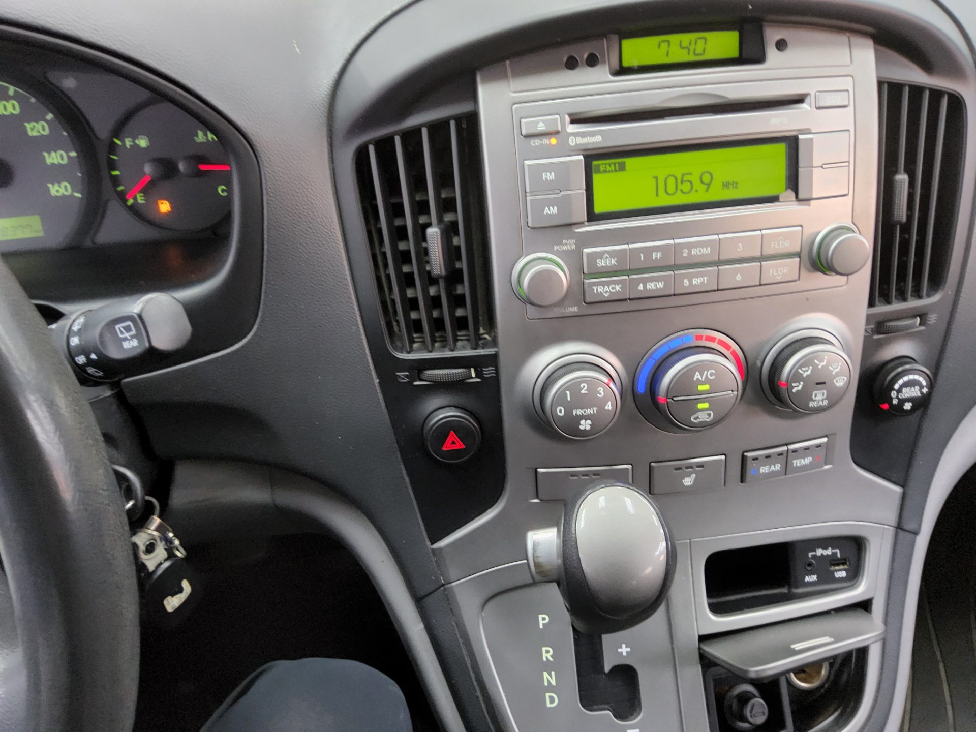 2015 - hyundai grand starex