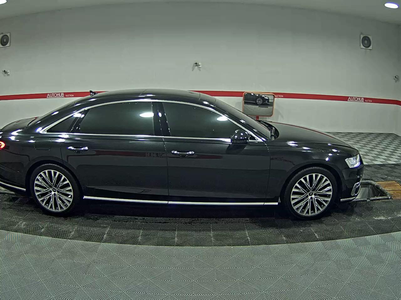 2021 - audi a8