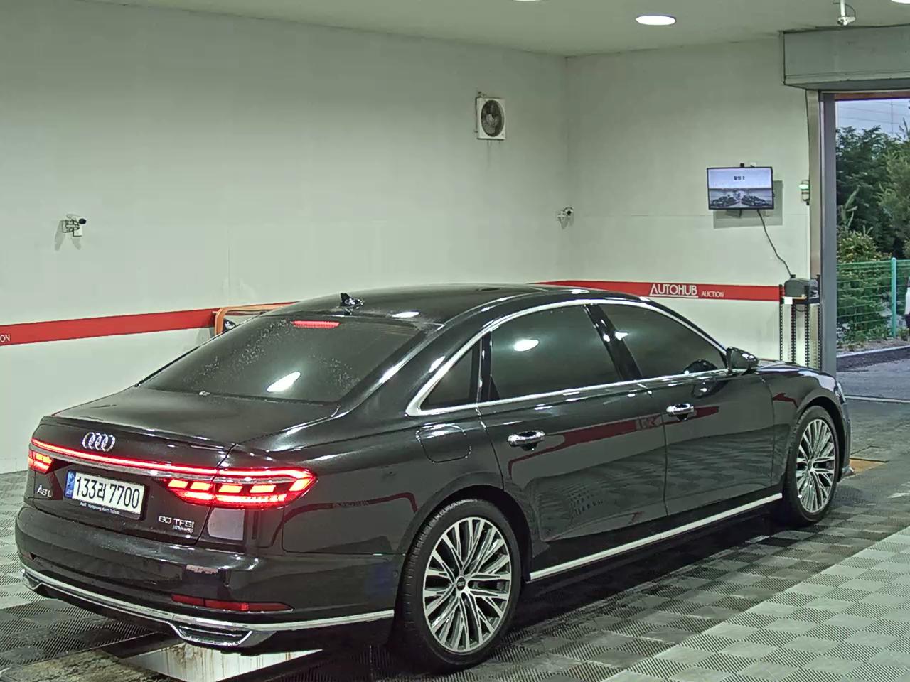 2021 - audi a8