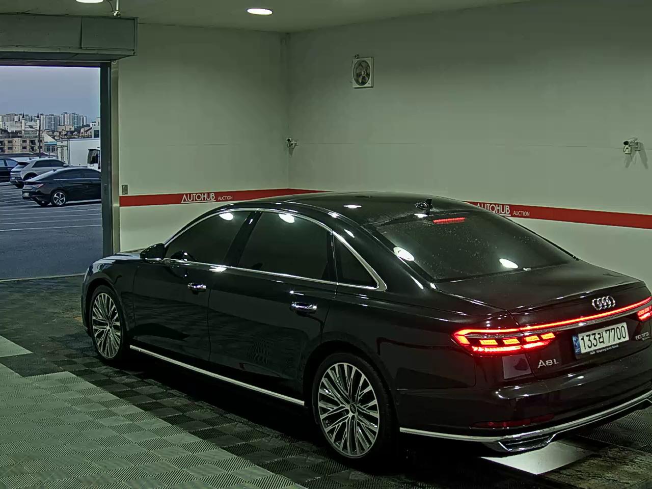 2021 - audi a8