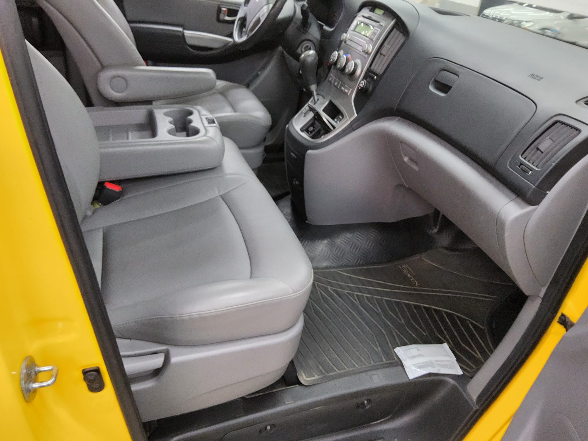 2015 - hyundai grand starex