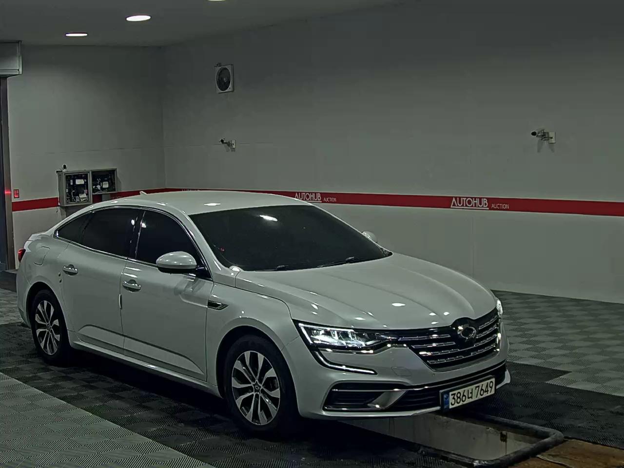 2022 - renault sm6