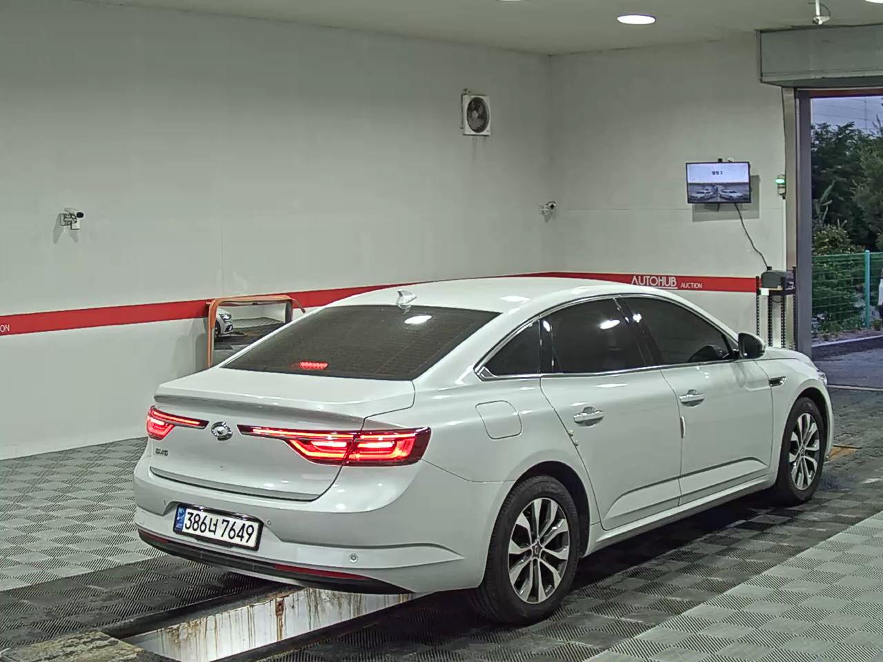 2022 - renault sm6