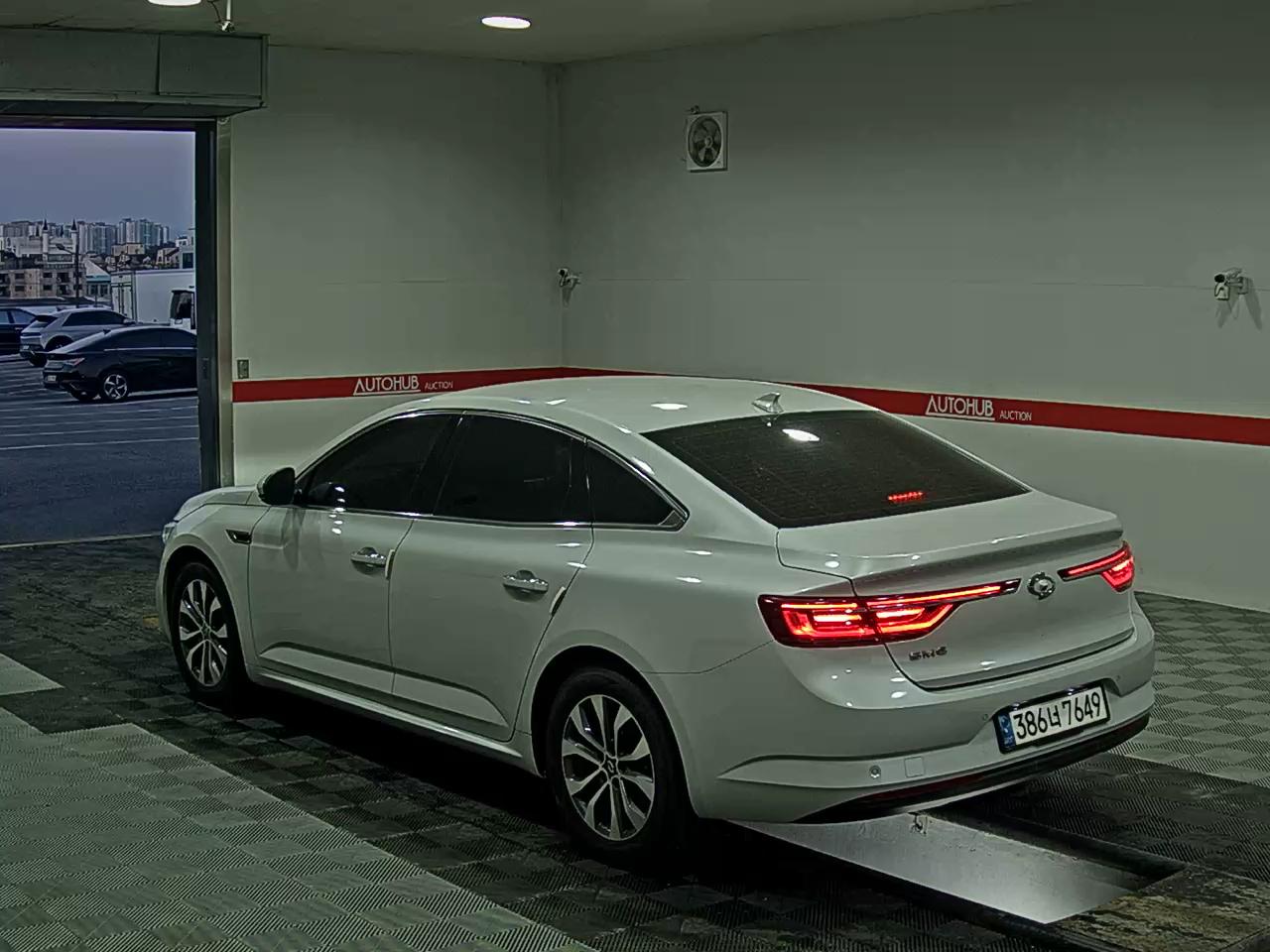 2022 - renault sm6