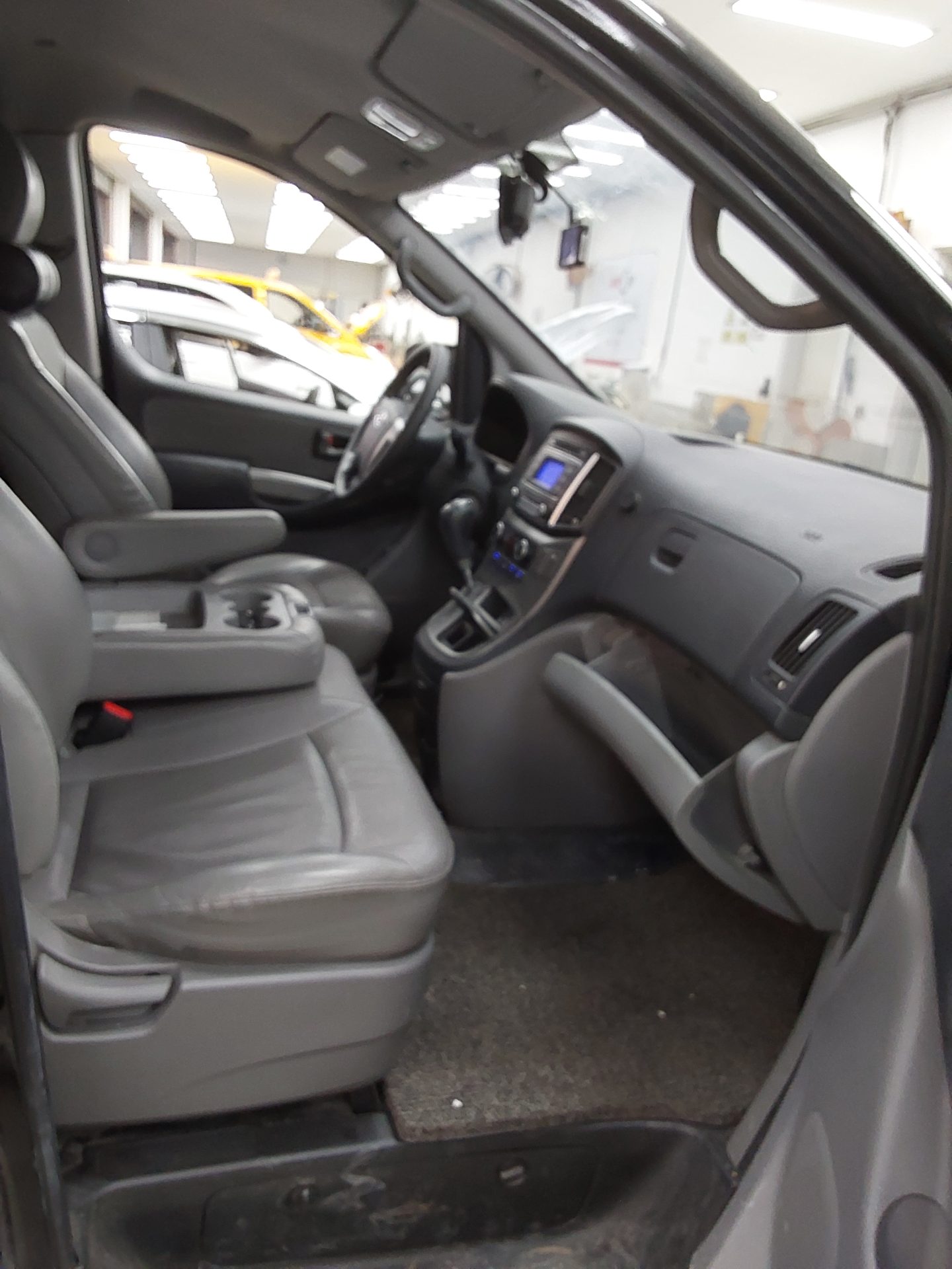 2020 - hyundai grand starex