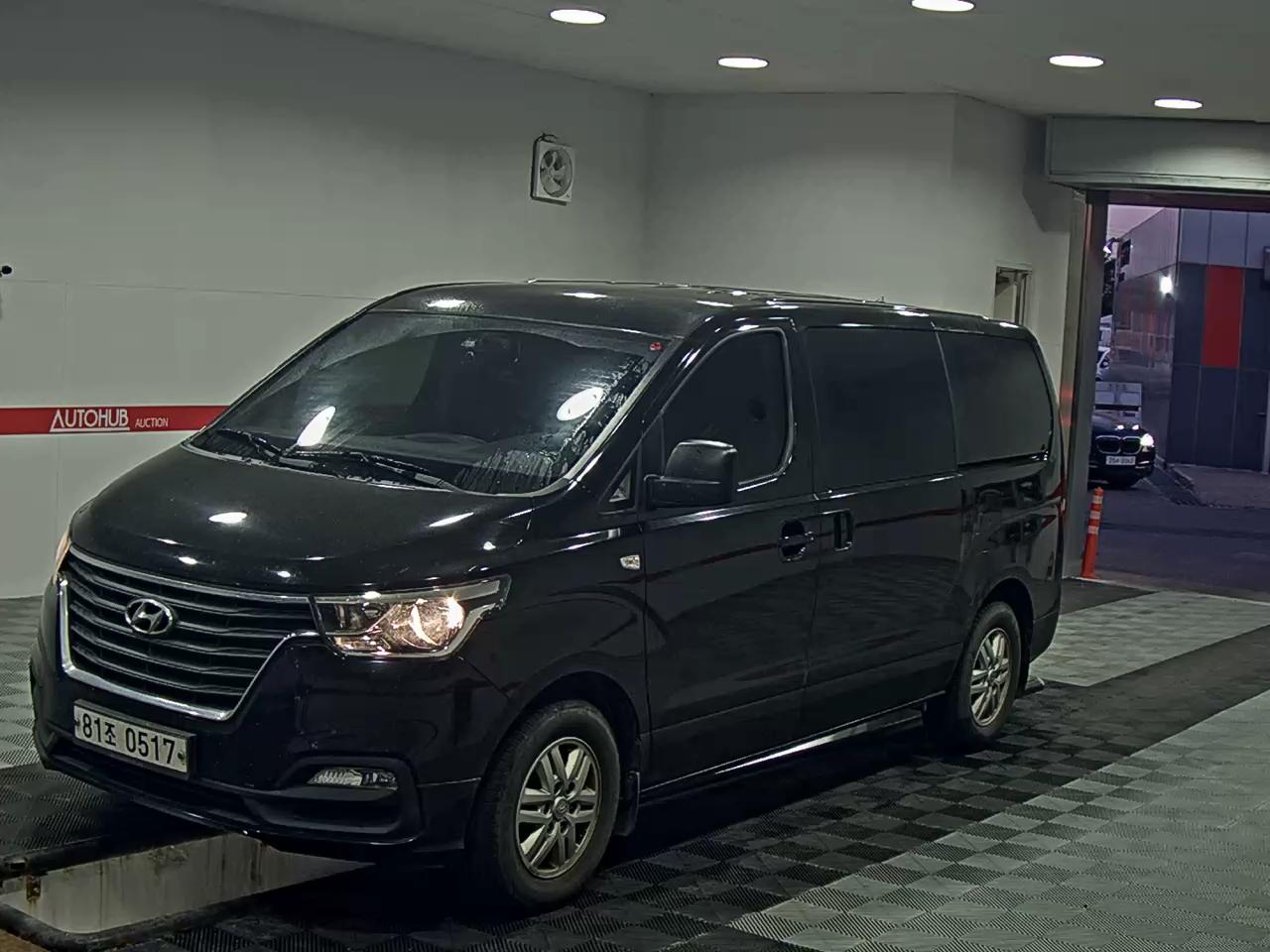 HYUNDAI GRAND STAREX