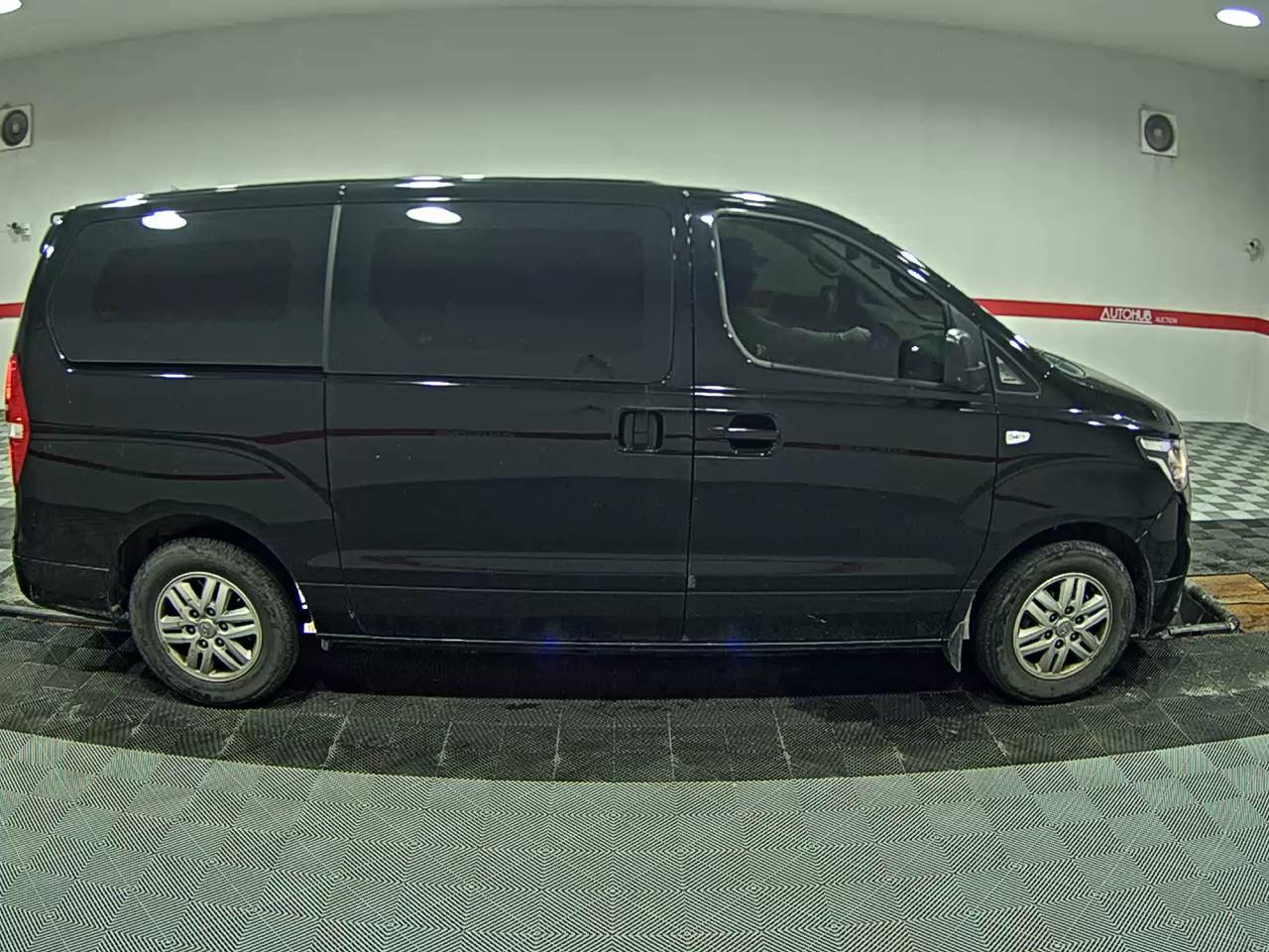 2020 - hyundai grand starex