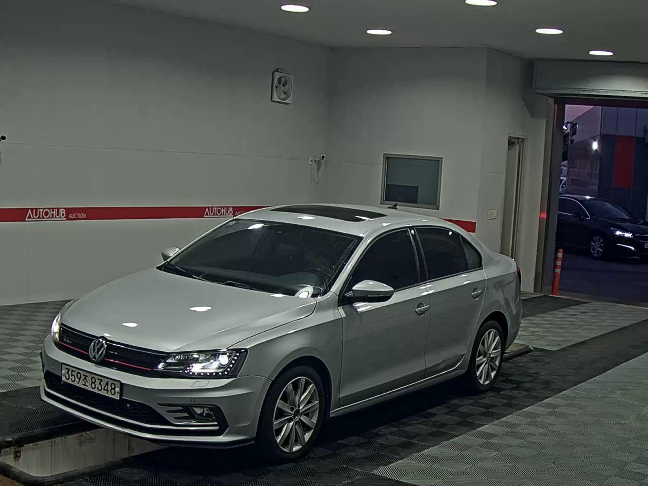 VOLKSWAGEN JETTA (6TH GEN) TDI
