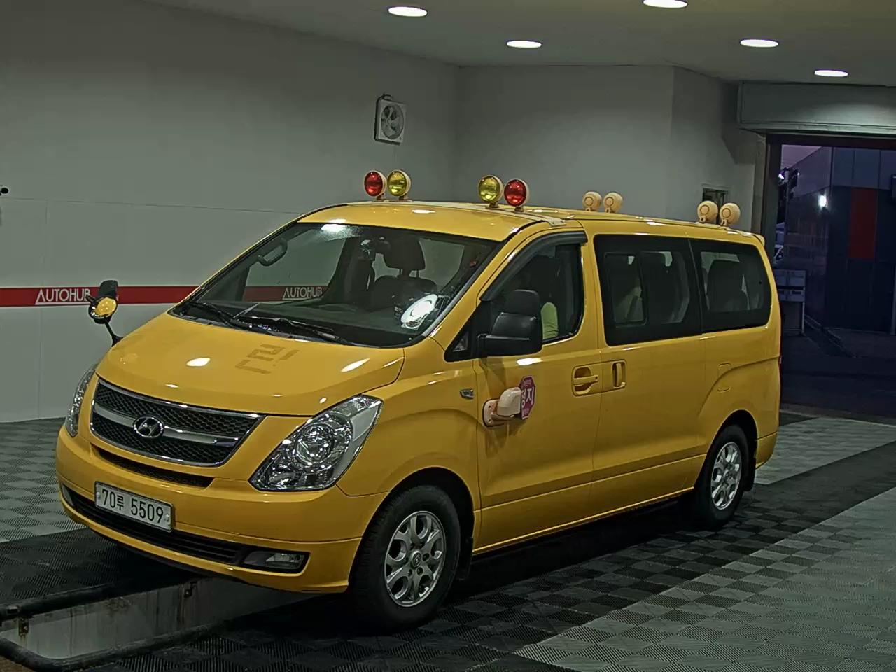 HYUNDAI GRAND STAREX CHILD SAFETY VEHICLE