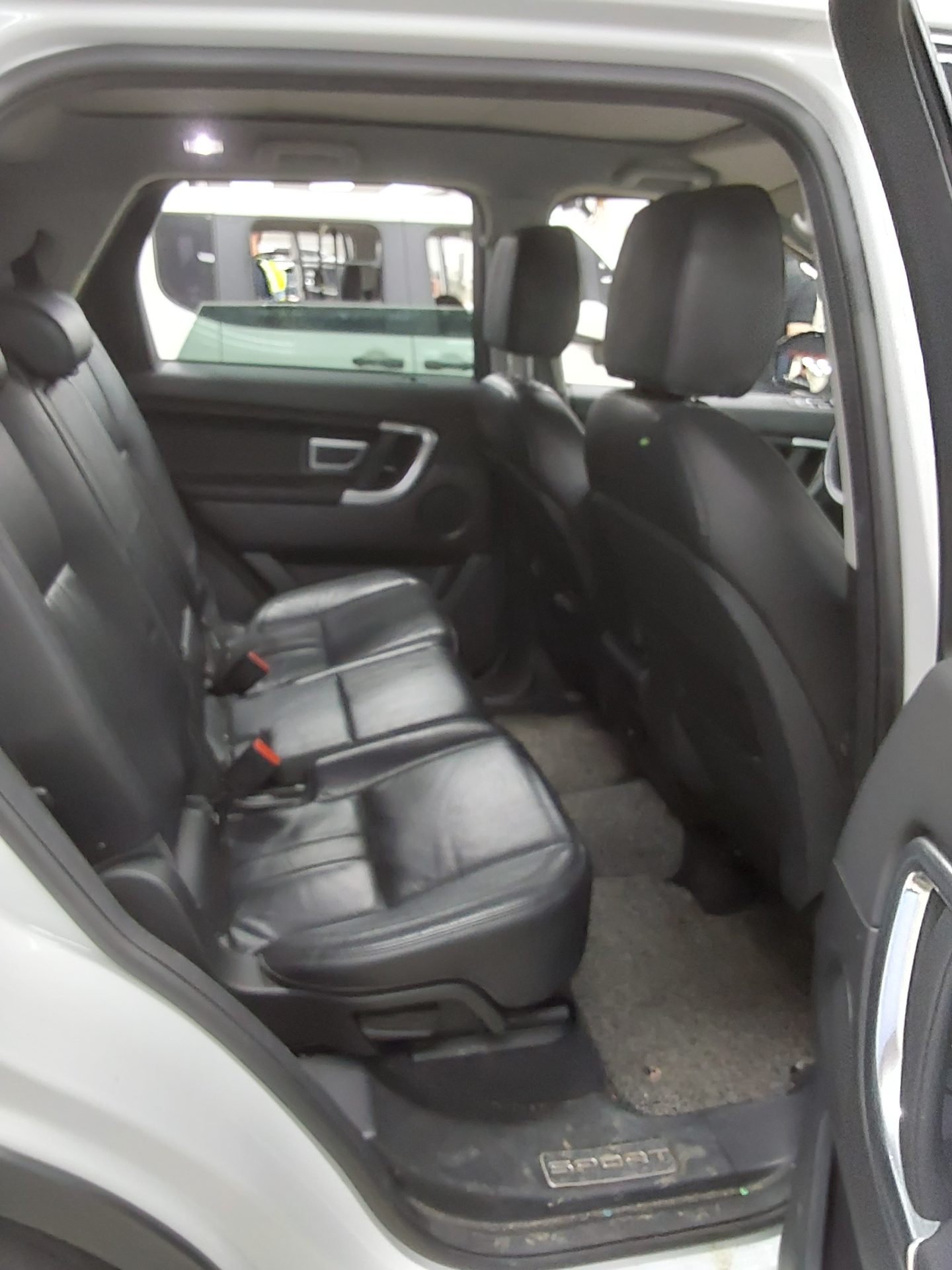 2019 - land rover discovery
