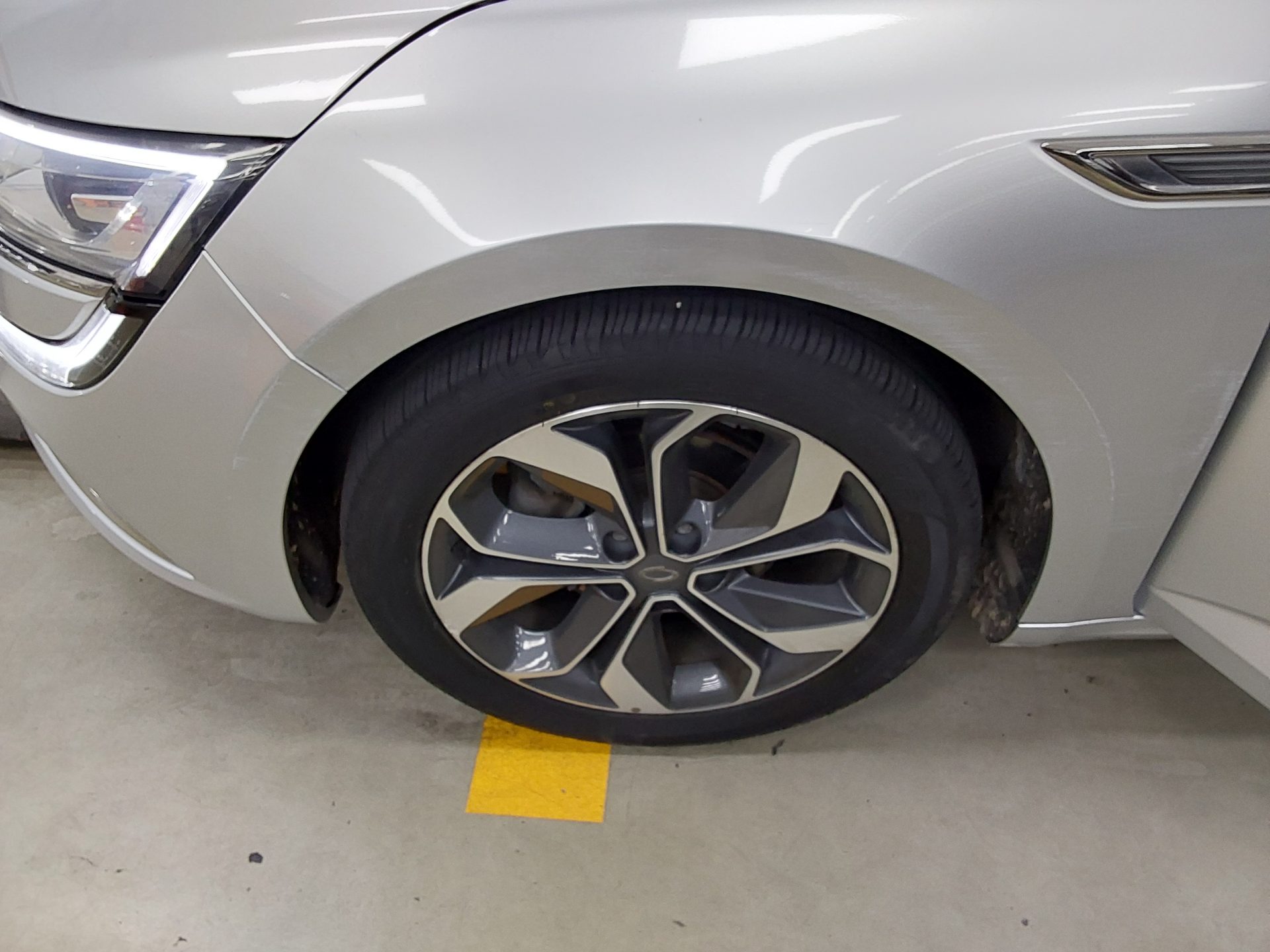 2019 - renault sm6