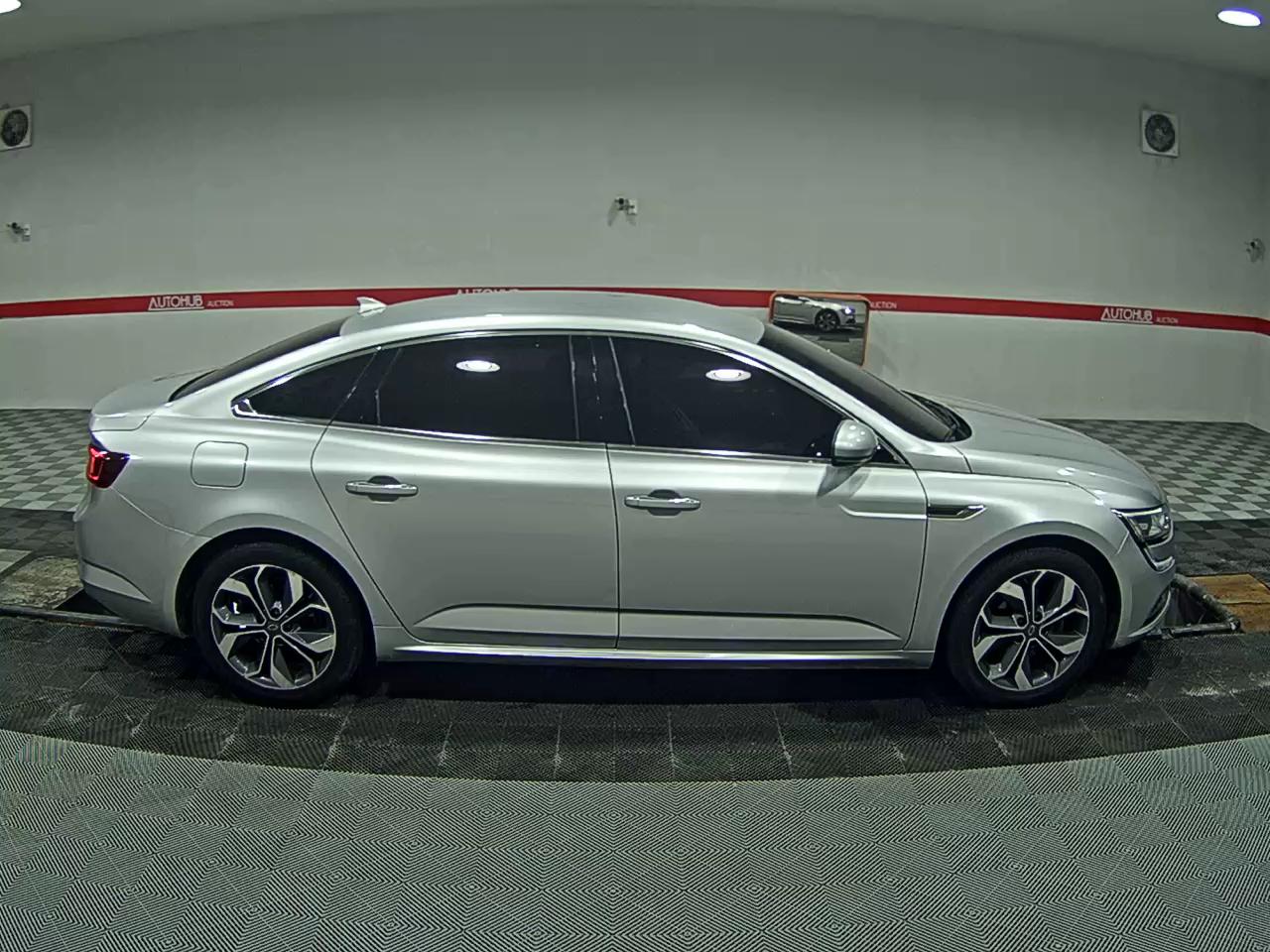 2019 - renault sm6