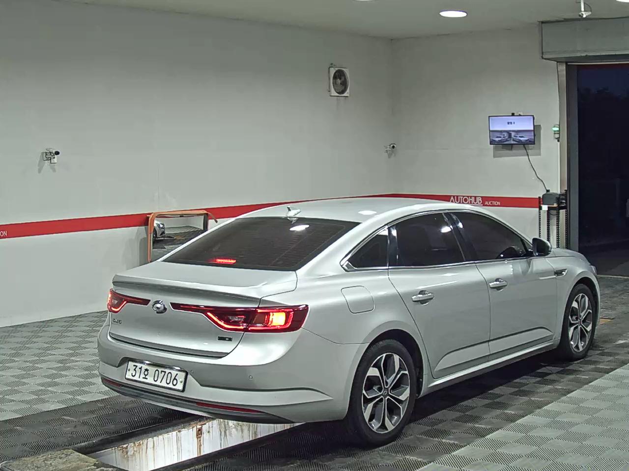 2019 - renault sm6