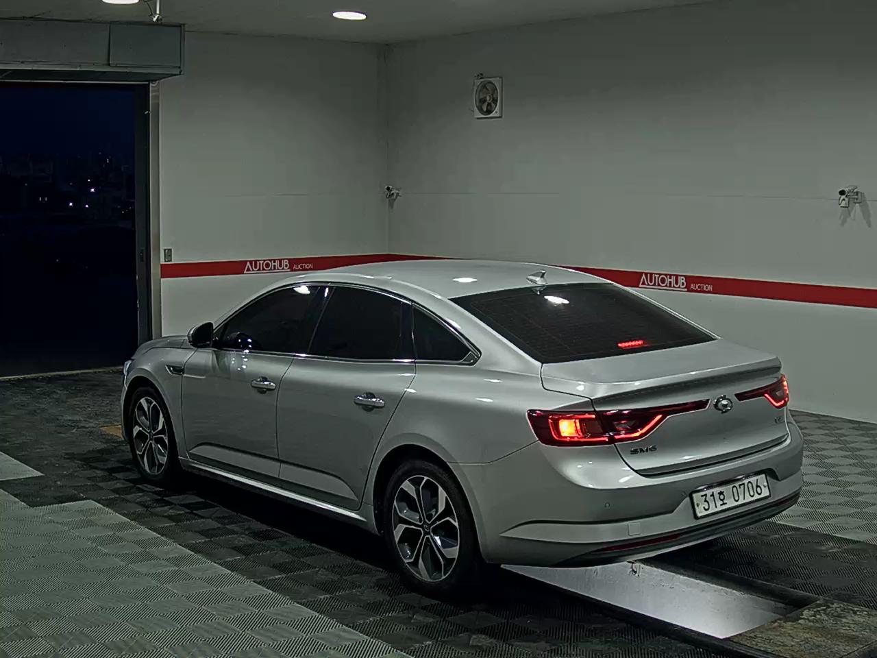 2019 - renault sm6