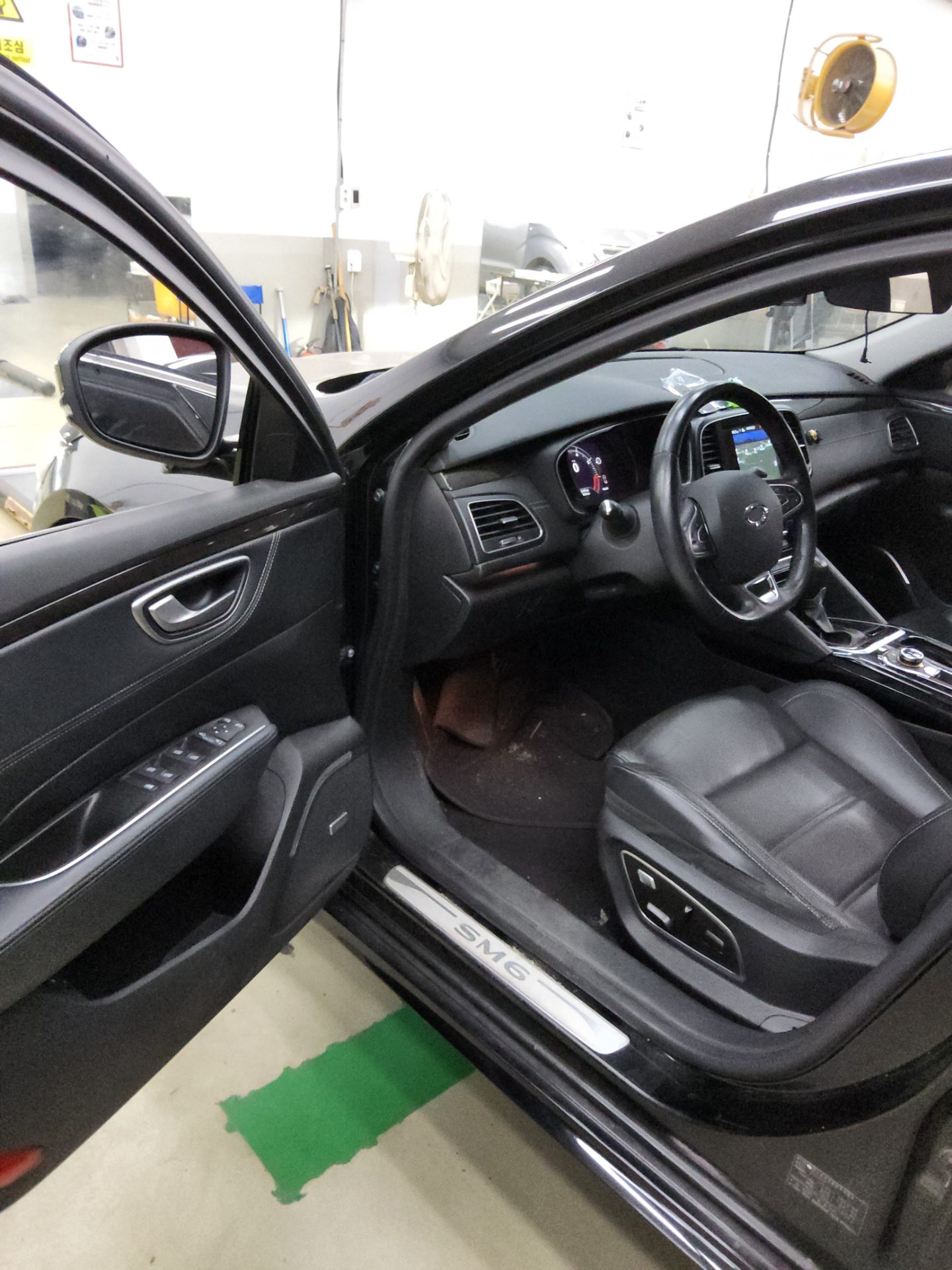 2016 - renault sm6