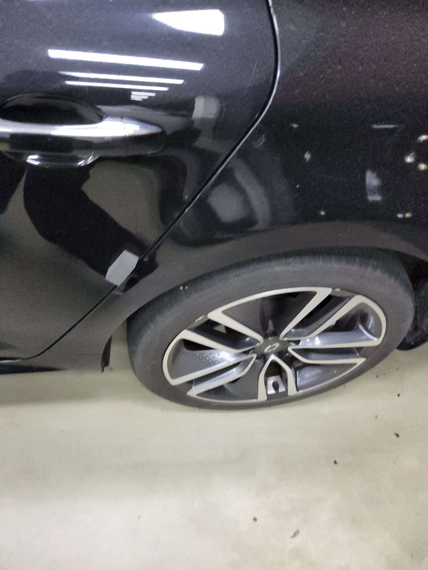 2016 - renault sm6