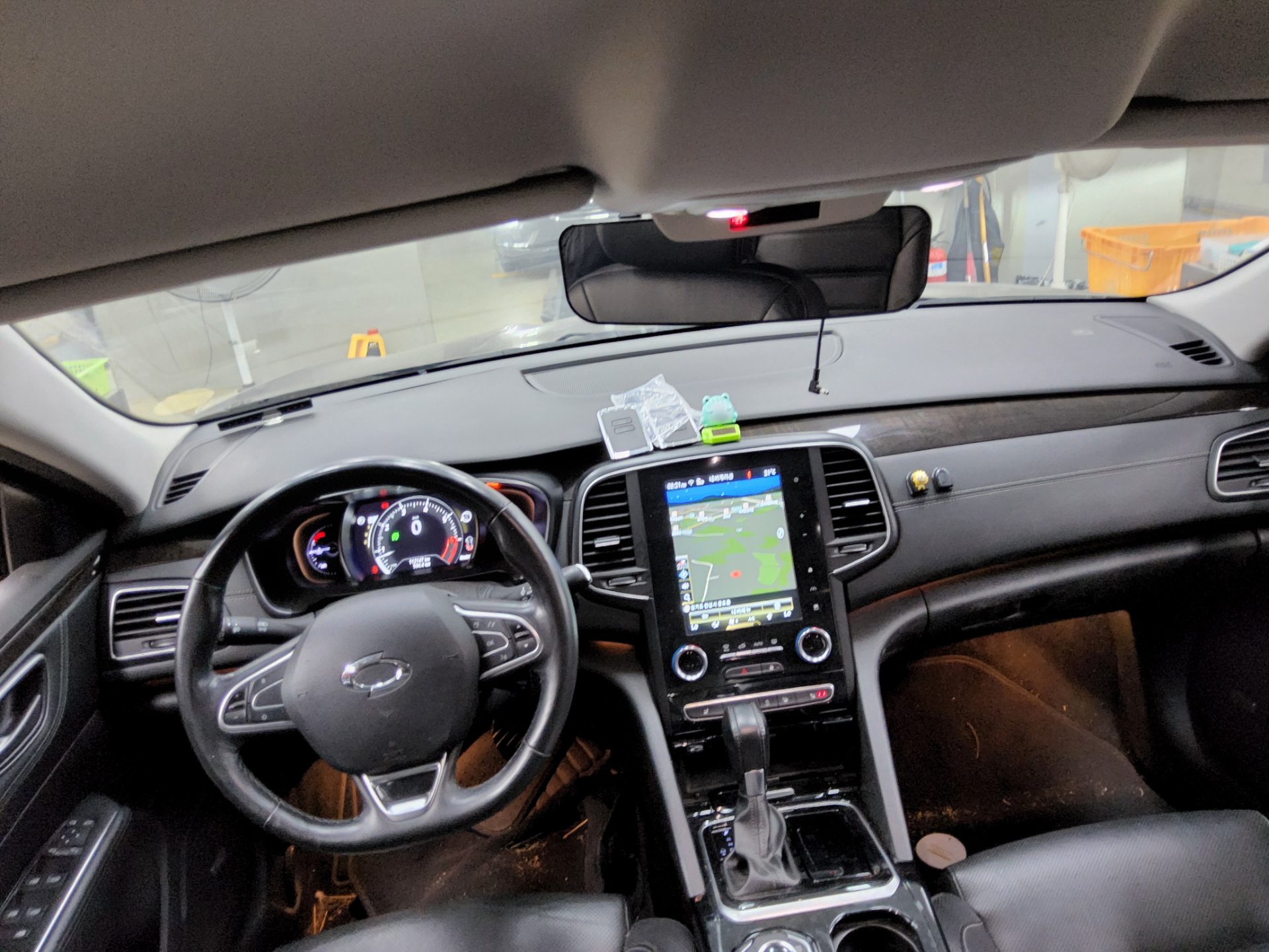 2016 - renault sm6