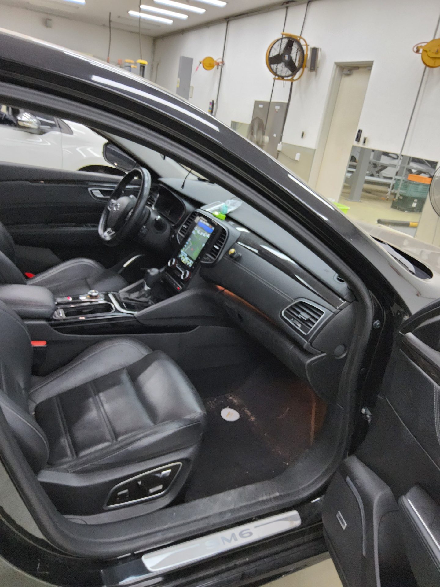 2016 - renault sm6