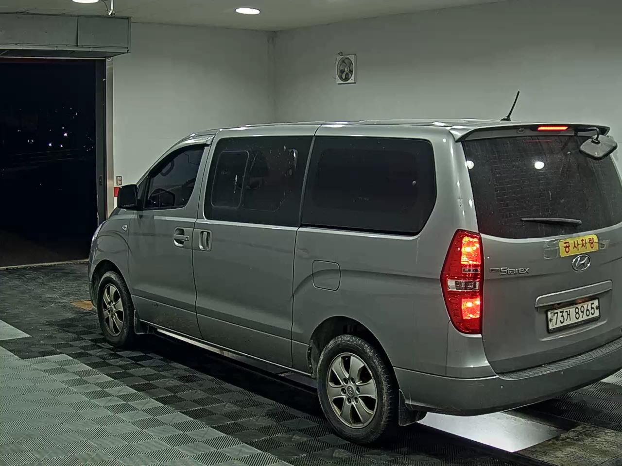 2016 - hyundai grand starex