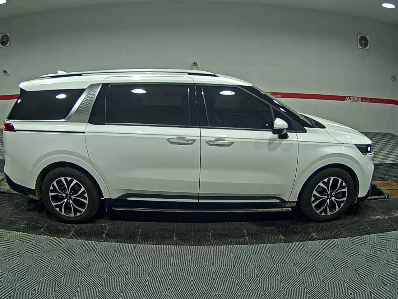 2021 - kia carnival