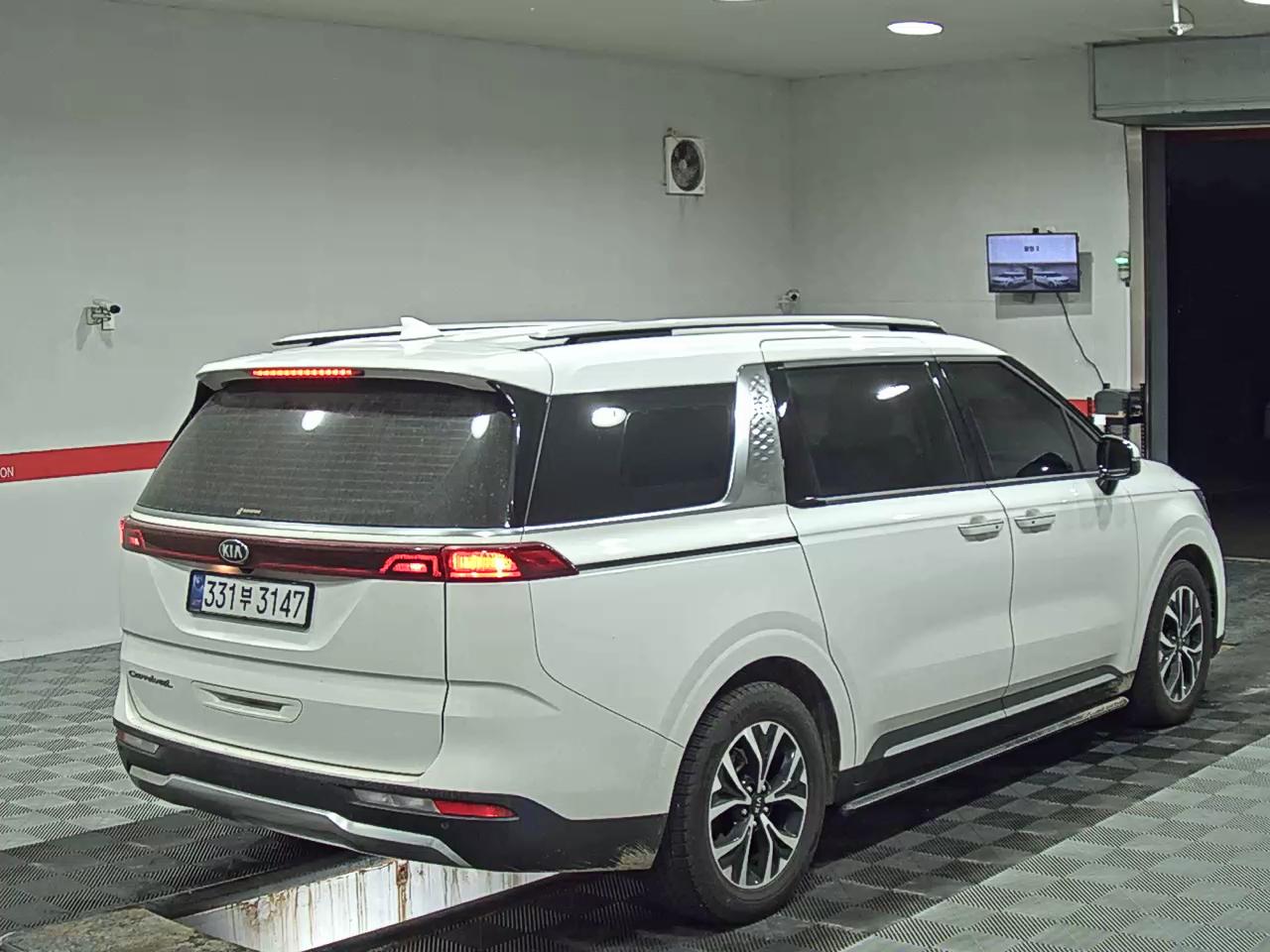 2021 - kia carnival