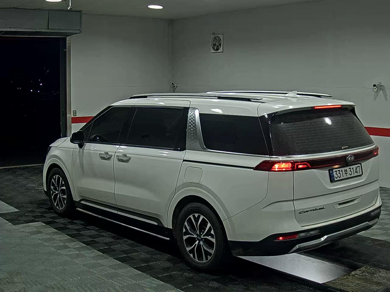 2021 - kia carnival