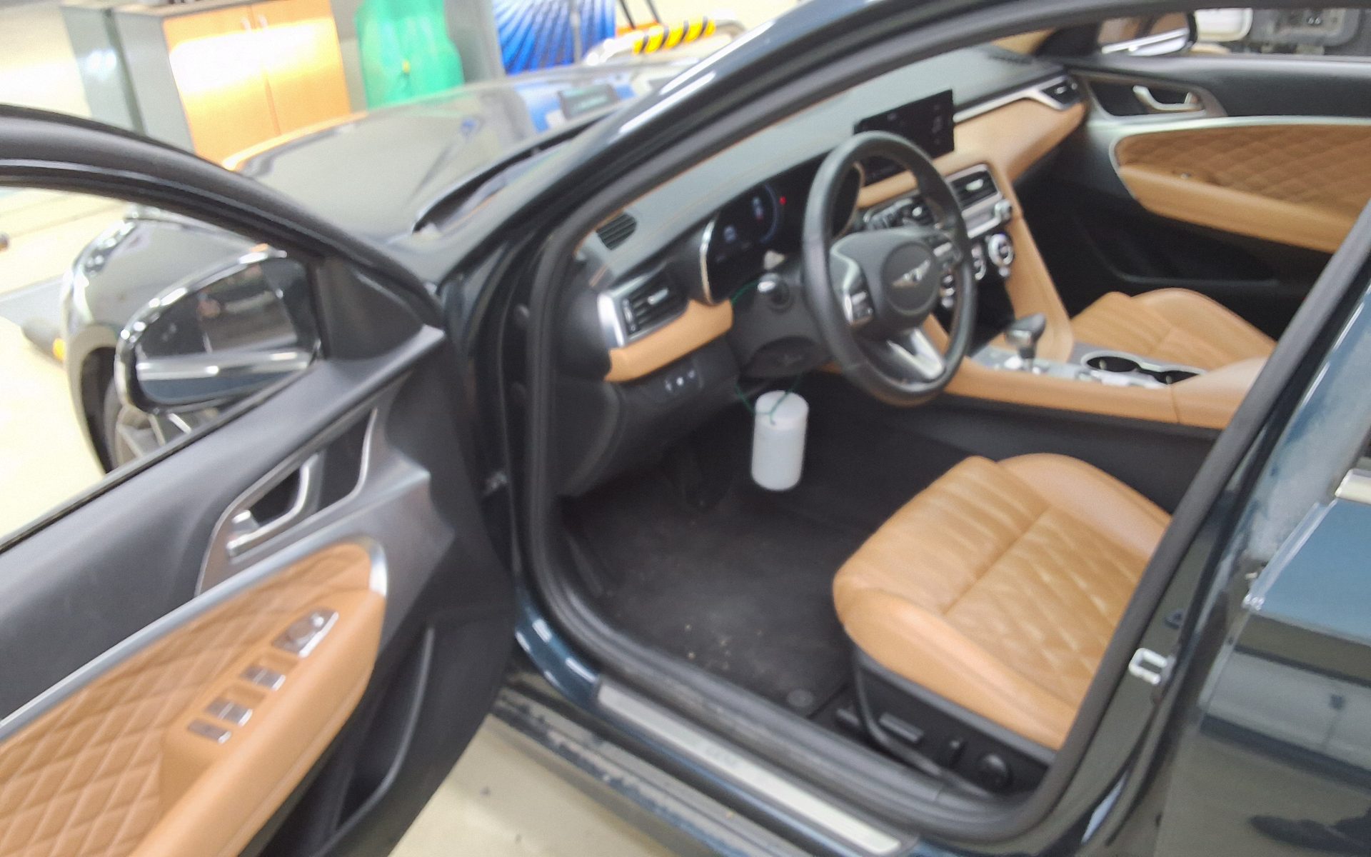 2023 - genesis g70
