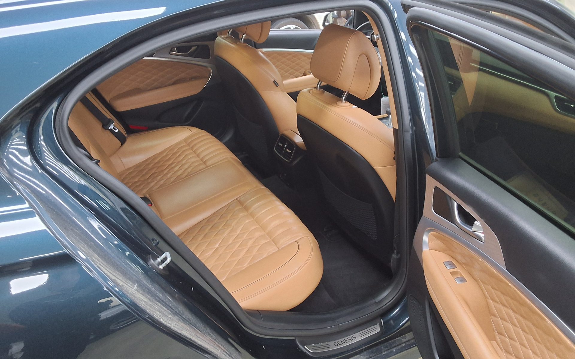 2023 - genesis g70