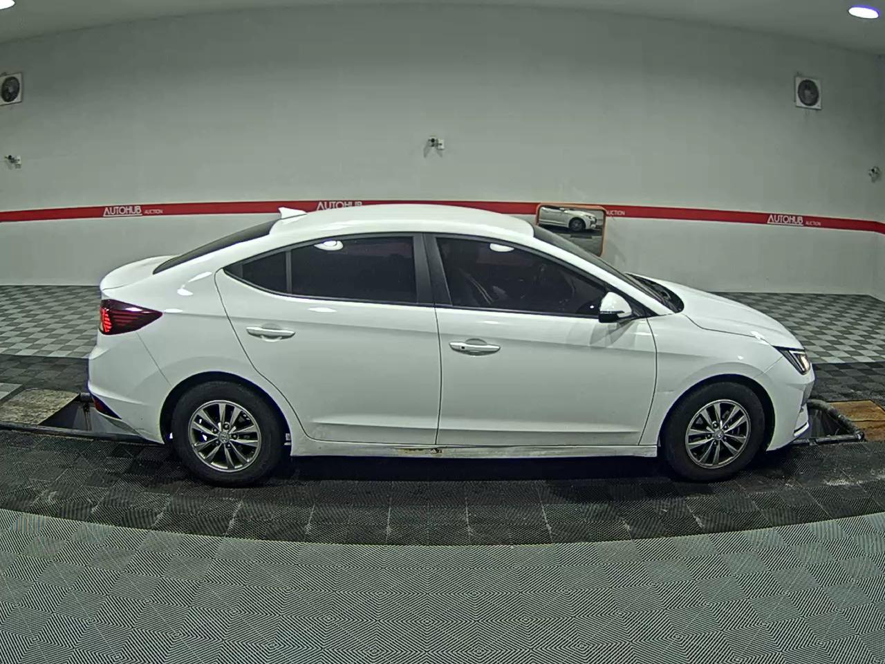 2020 - hyundai avante