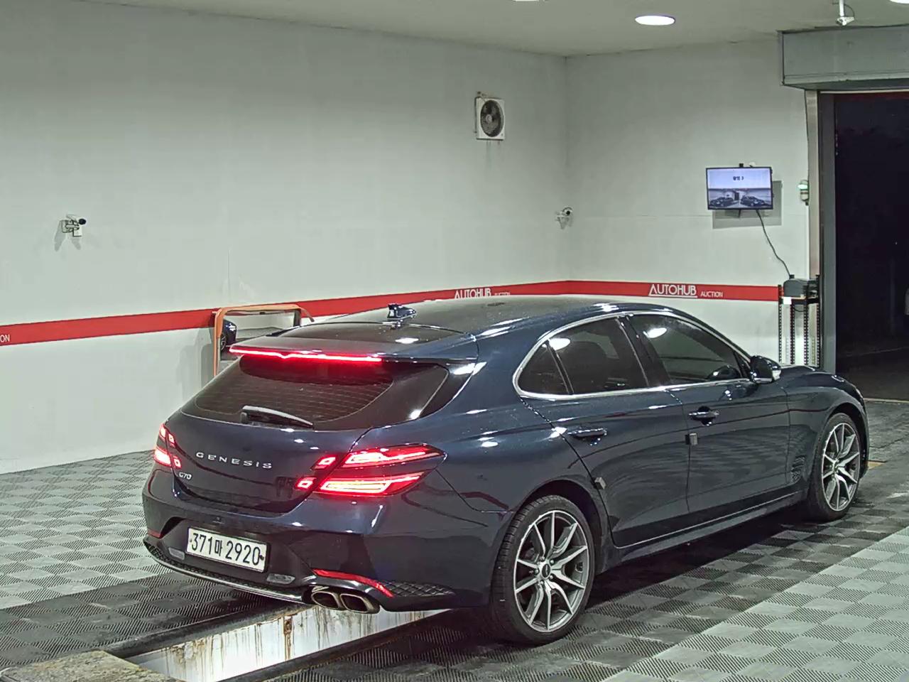 2023 - genesis g70