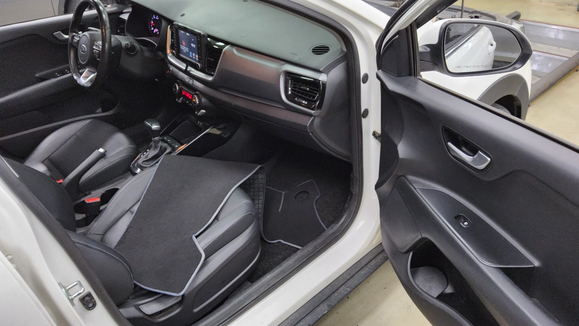 2018 - kia stonic