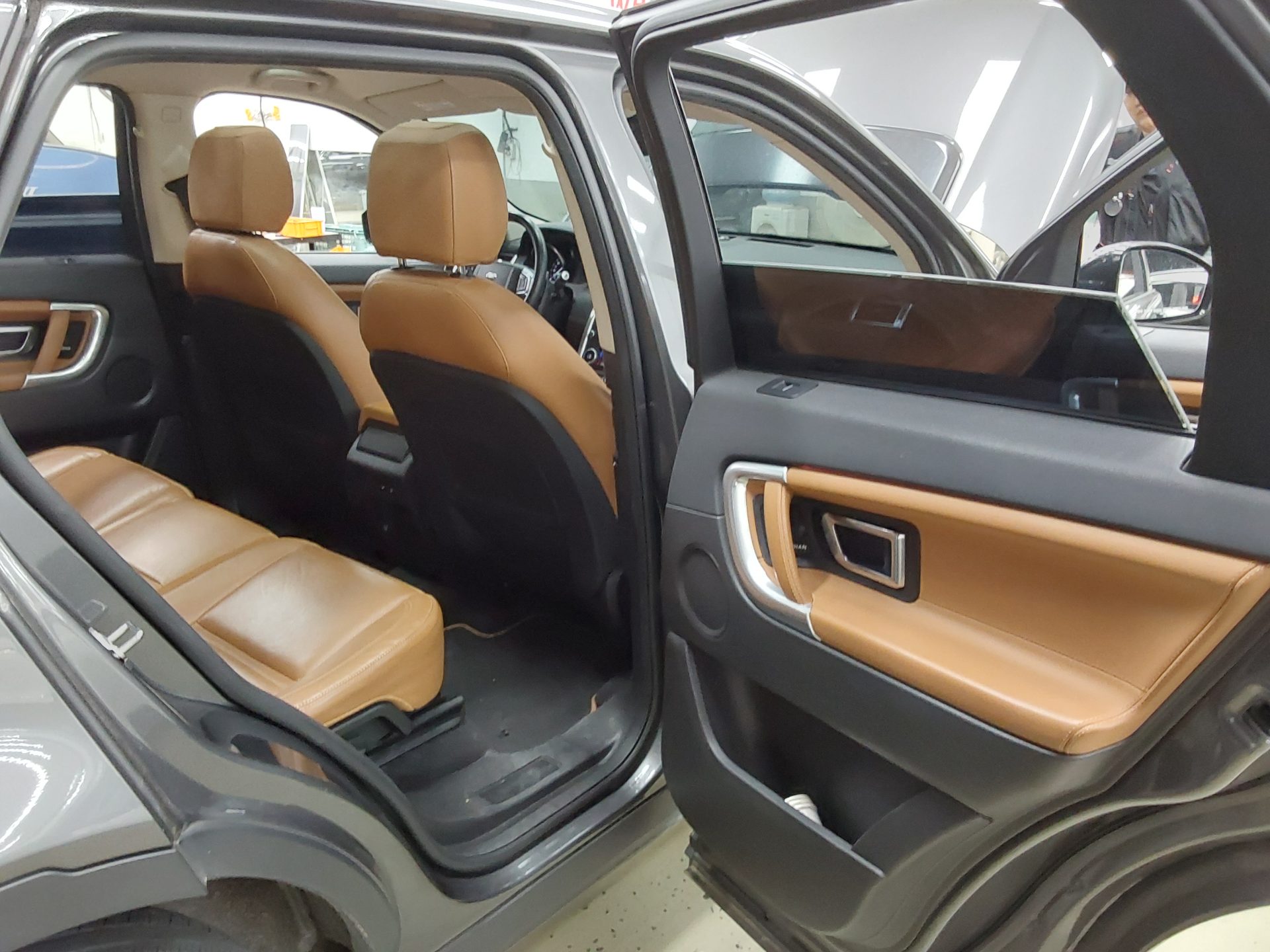 2018 - land rover discovery