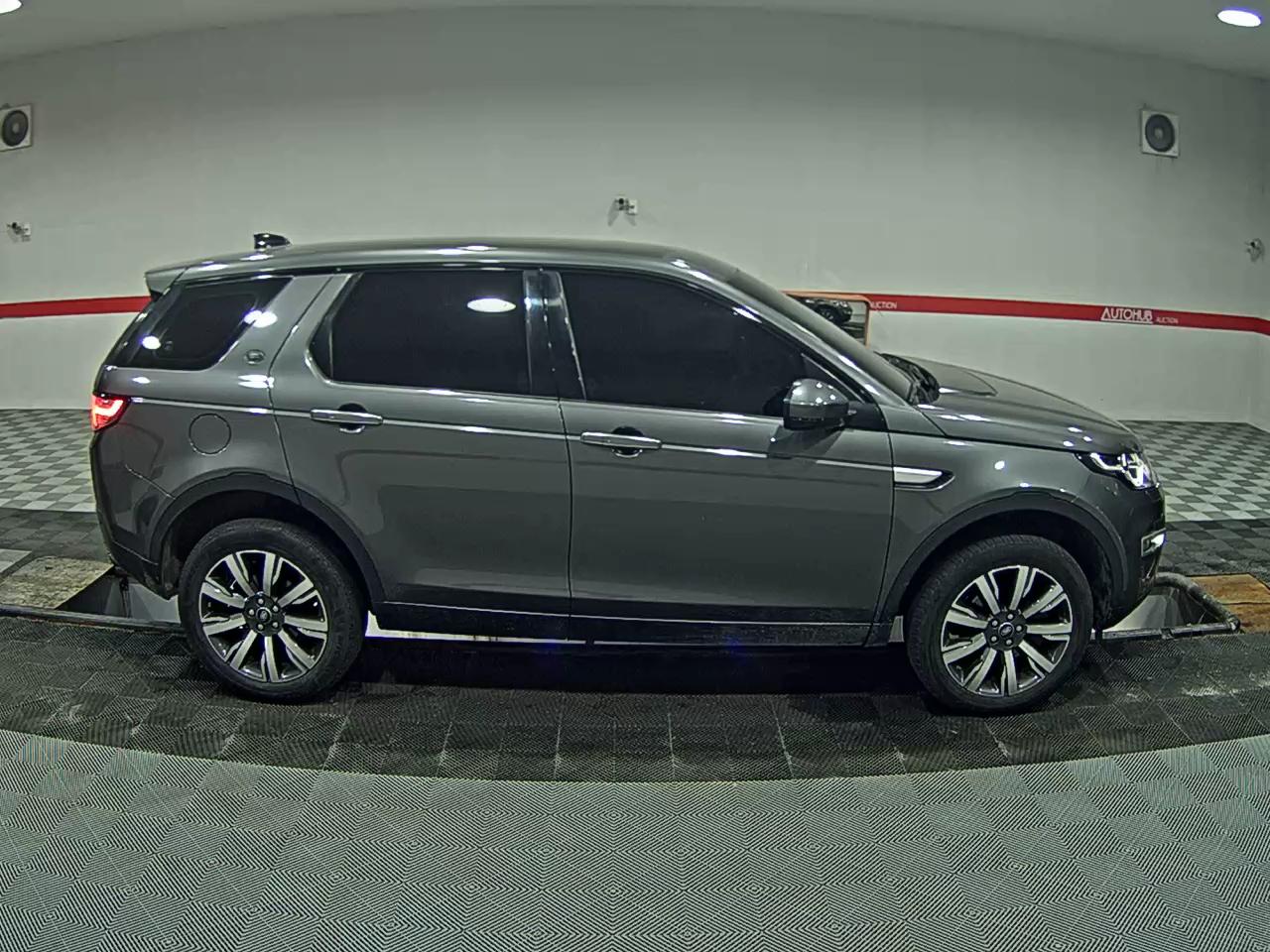 2018 - land rover discovery