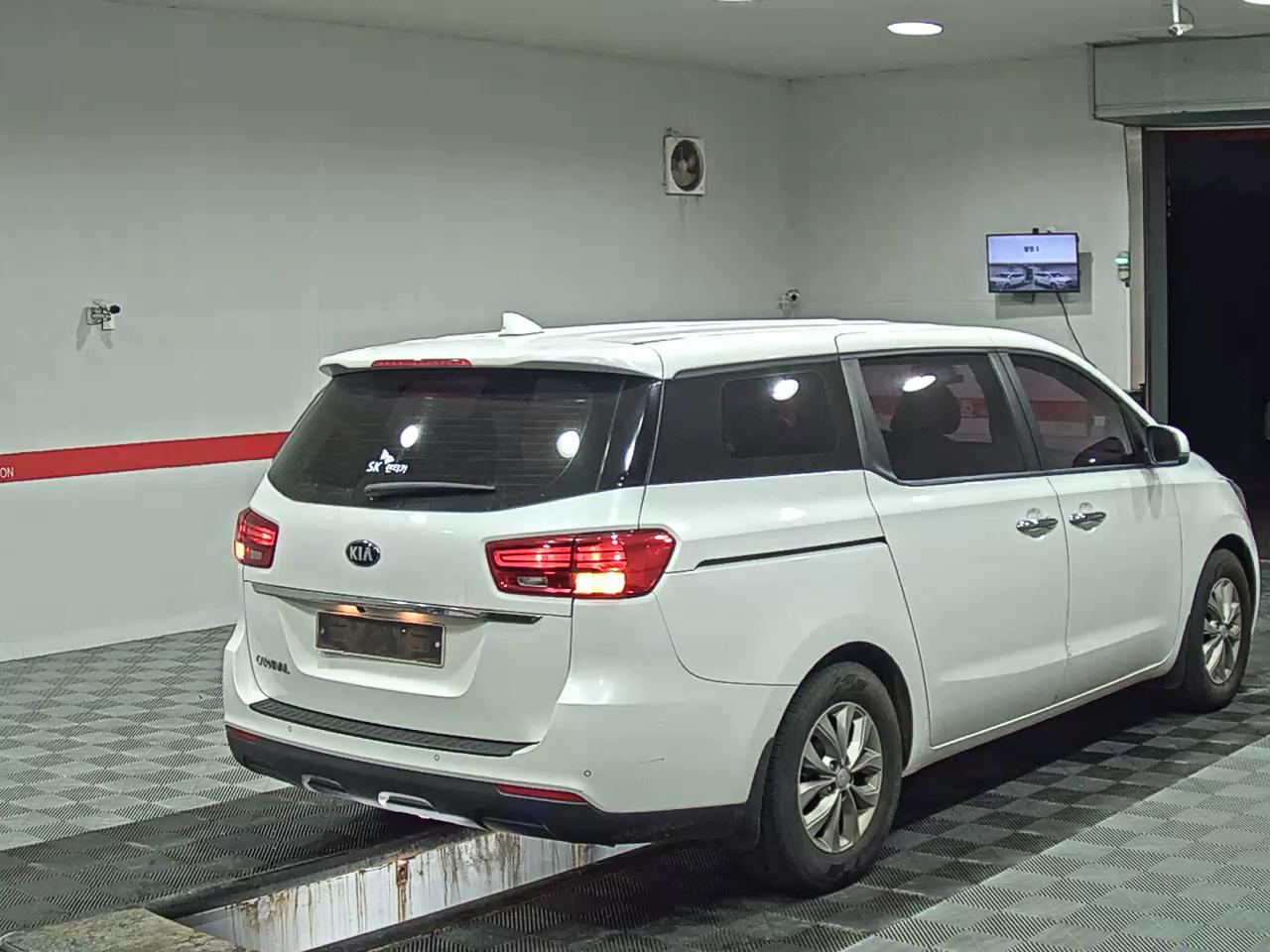 2020 - kia carnival