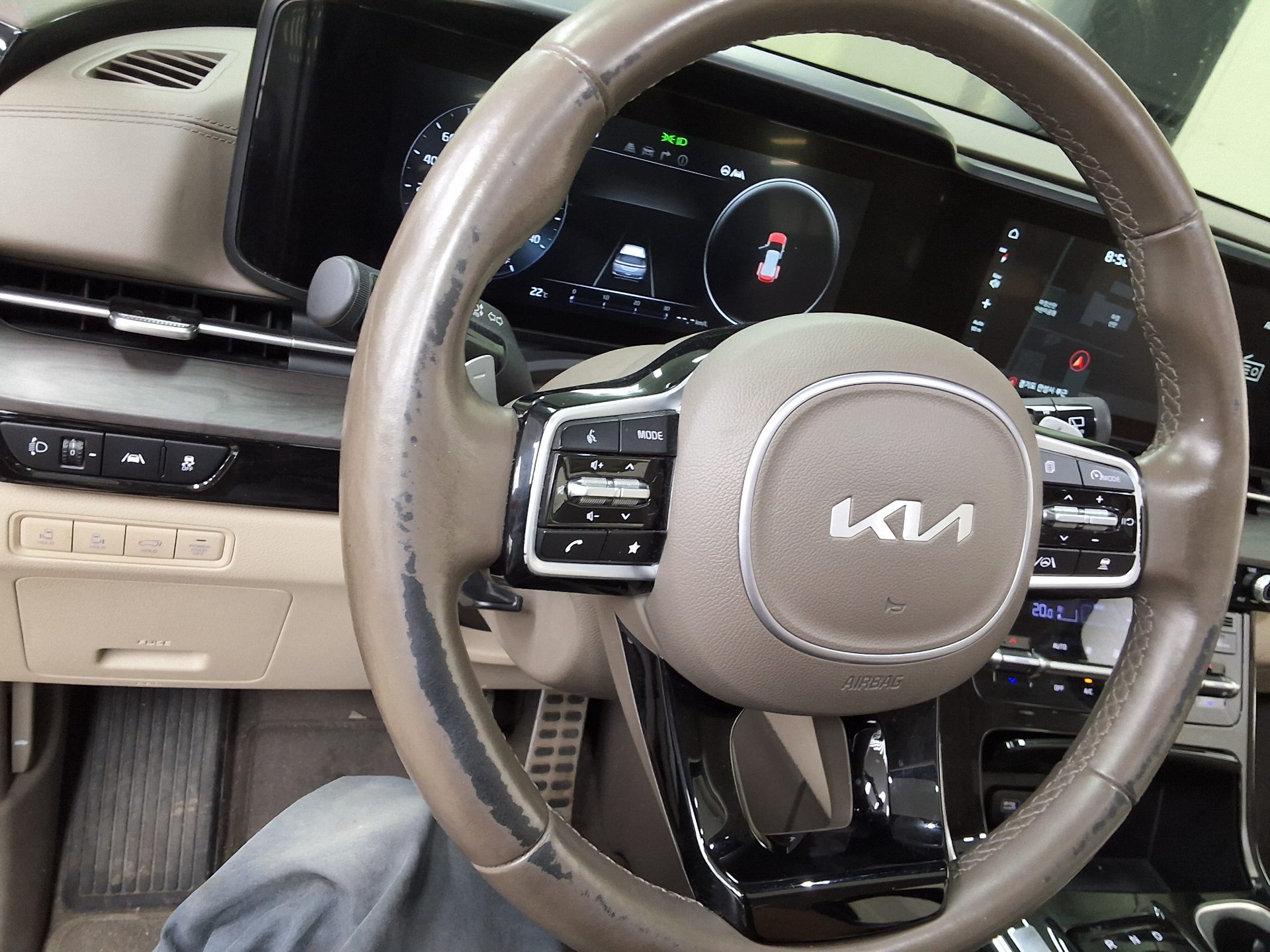 2023 - kia carnival