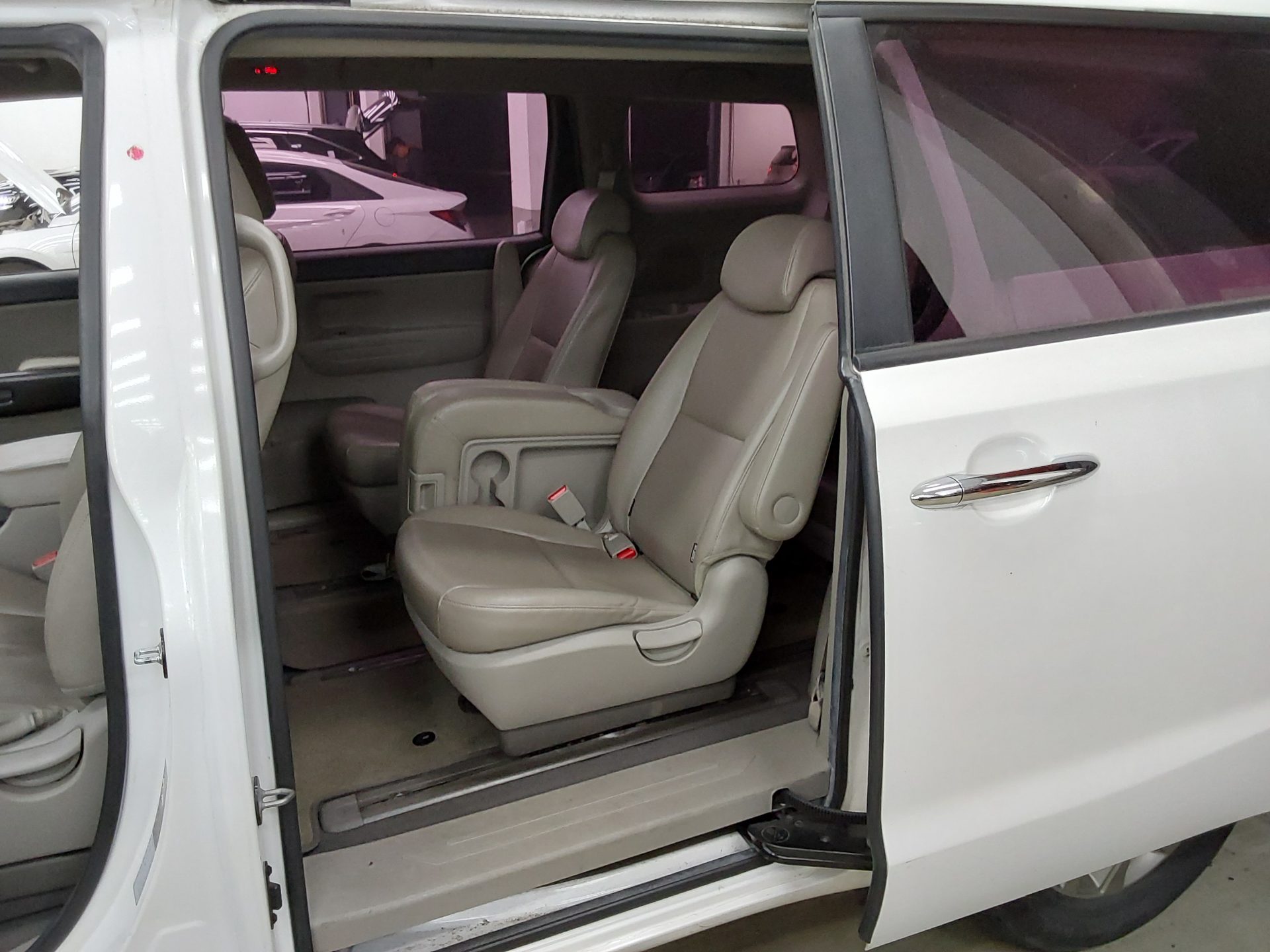 2020 - kia carnival