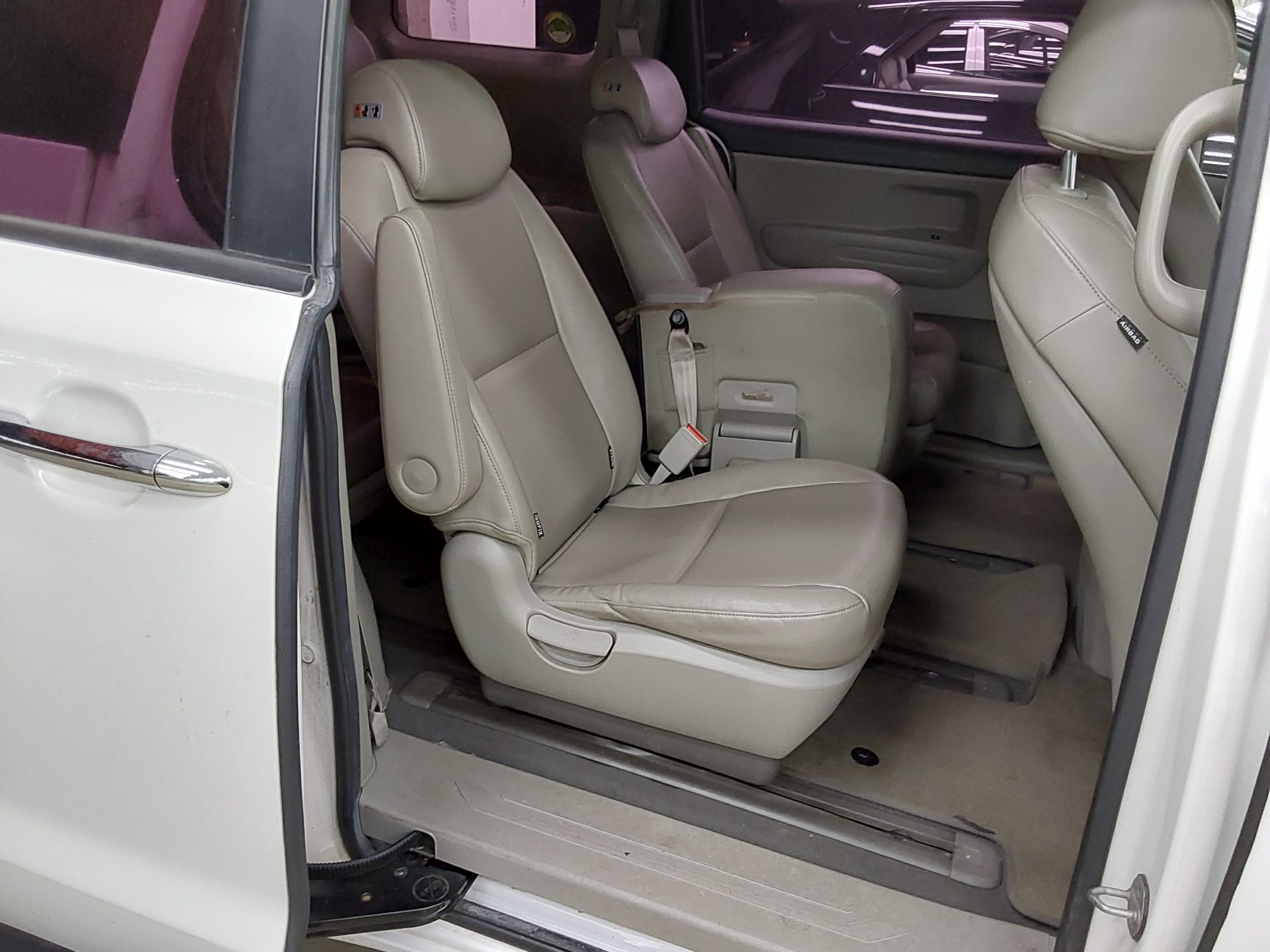 2020 - kia carnival